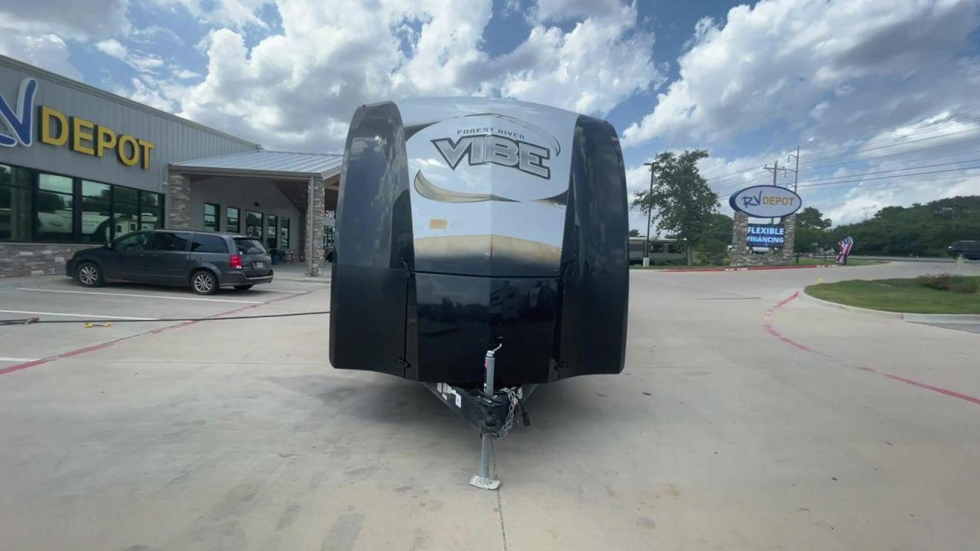 2017 TAN FOREST RIVER VIBE 268RKS (4X4TVBC22H4) , Length: 34.5 ft. | Dry Weight: 6,540 lbs. | Slides: 1 transmission, located at 4319 N Main Street, Cleburne, TX, 76033, (817) 221-0660, 32.435829, -97.384178 - Experience the 2017 Forest River Vibe 268RKS Travel Trailer, which offers the ideal fusion of comfort and style. This travel trailer provides a comfortable living area for your travels and is ideal for both novice and experienced RVers. The dimensions of this unit are 34.5 ft in length, 8 ft in w - Photo#4