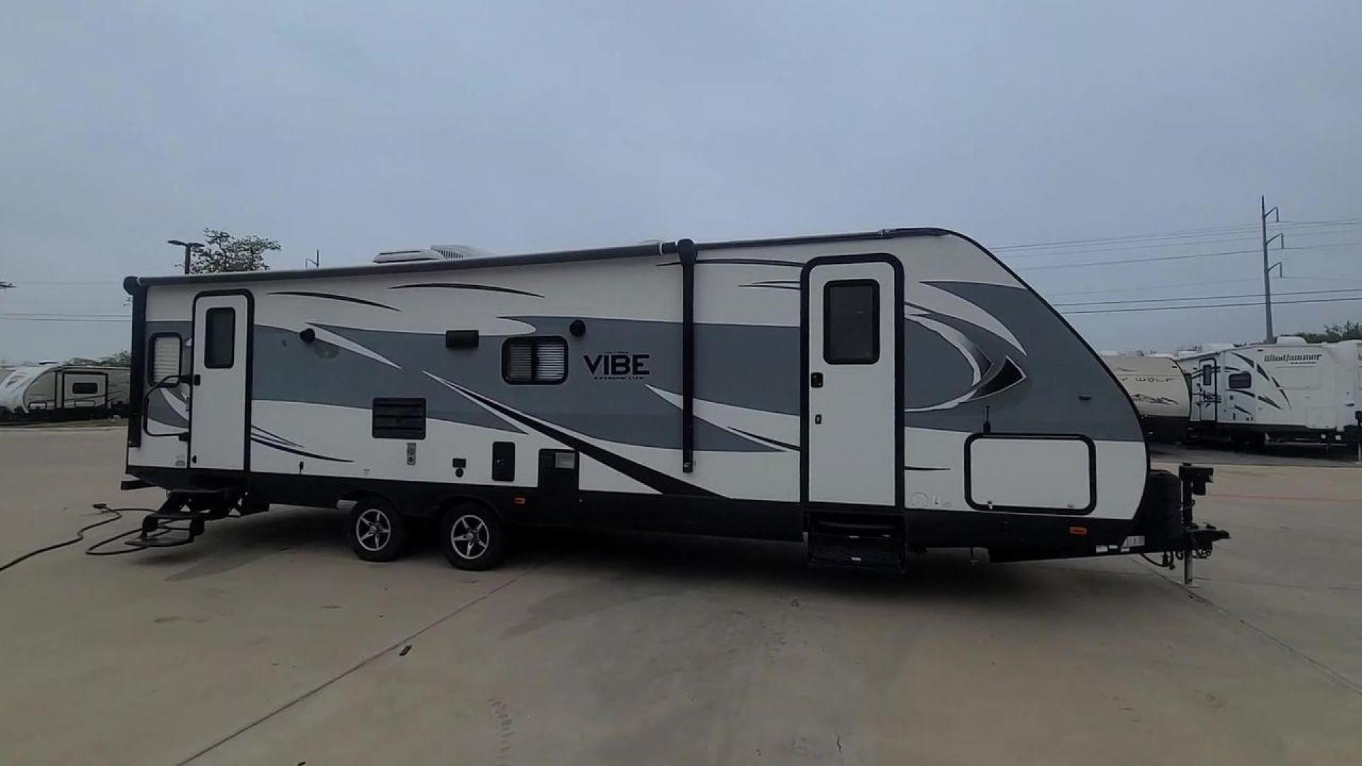 2017 WHITE FOREST RIVER VIBE 277RLS (4X4TVBD28H4) , Length: 34.58 ft. | Dry Weight: 5,945 lbs. | Slides: 1 transmission, located at 4319 N Main Street, Cleburne, TX, 76033, (817) 221-0660, 32.435829, -97.384178 - Enjoy taking trips in this Vibe Extreme Lite travel trailer style with your loved ones. One wide slide, two entry/exit doors, a rear living plan, and much more are included in the Model 277RLS! The dimensions of this unit are 34.58 ft in length, 8 ft in width, and 11 ft in height. It has a dry we - Photo#6