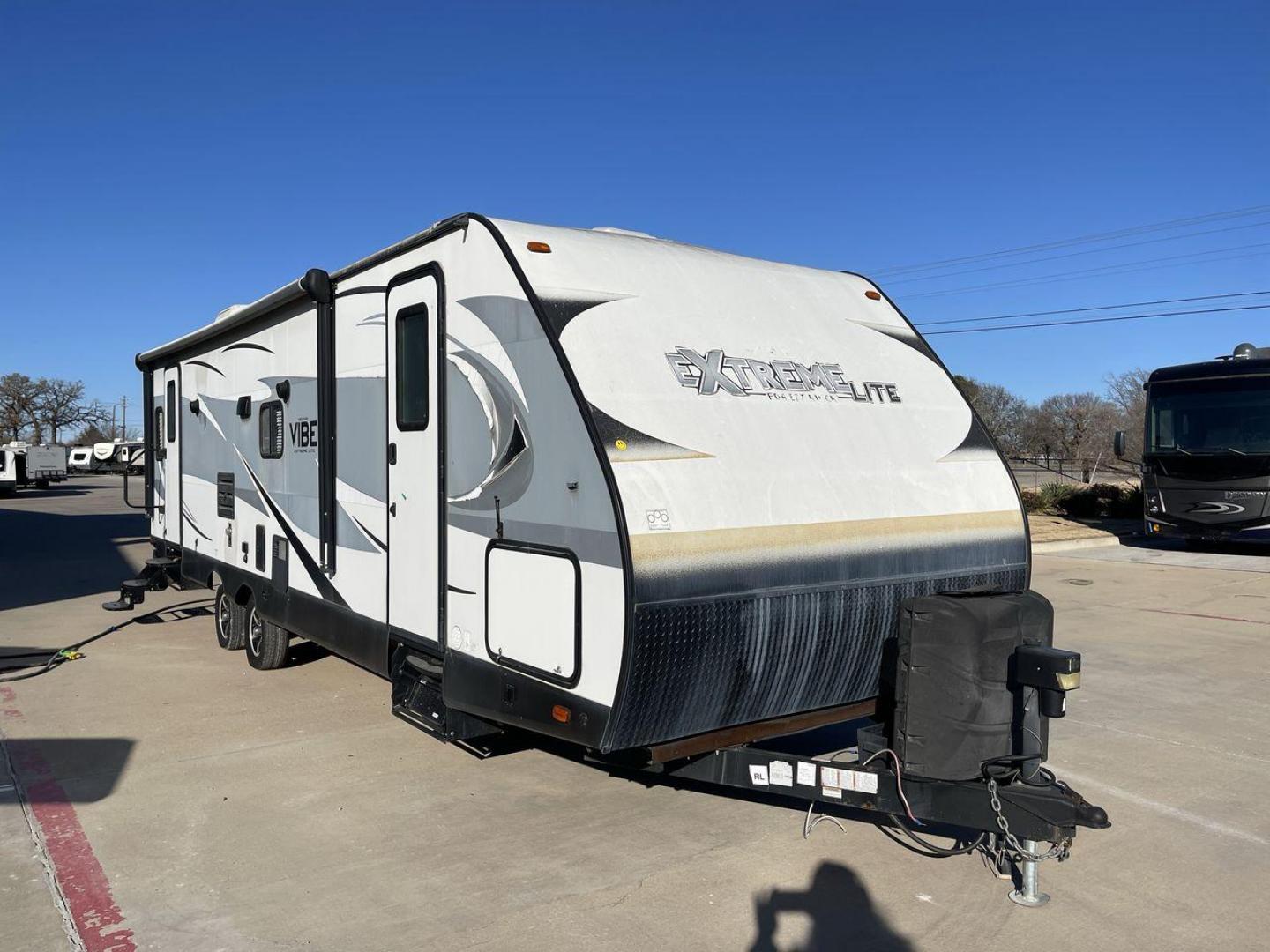 2017 WHITE FOREST RIVER VIBE 277RLS (4X4TVBD28H4) , Length: 34.58 ft. | Dry Weight: 5,945 lbs. | Slides: 1 transmission, located at 4319 N Main Street, Cleburne, TX, 76033, (817) 221-0660, 32.435829, -97.384178 - Enjoy taking trips in this Vibe Extreme Lite travel trailer style with your loved ones. One wide slide, two entry/exit doors, a rear living plan, and much more are included in the Model 277RLS! The dimensions of this unit are 34.58 ft in length, 8 ft in width, and 11 ft in height. It has a dry we - Photo#22