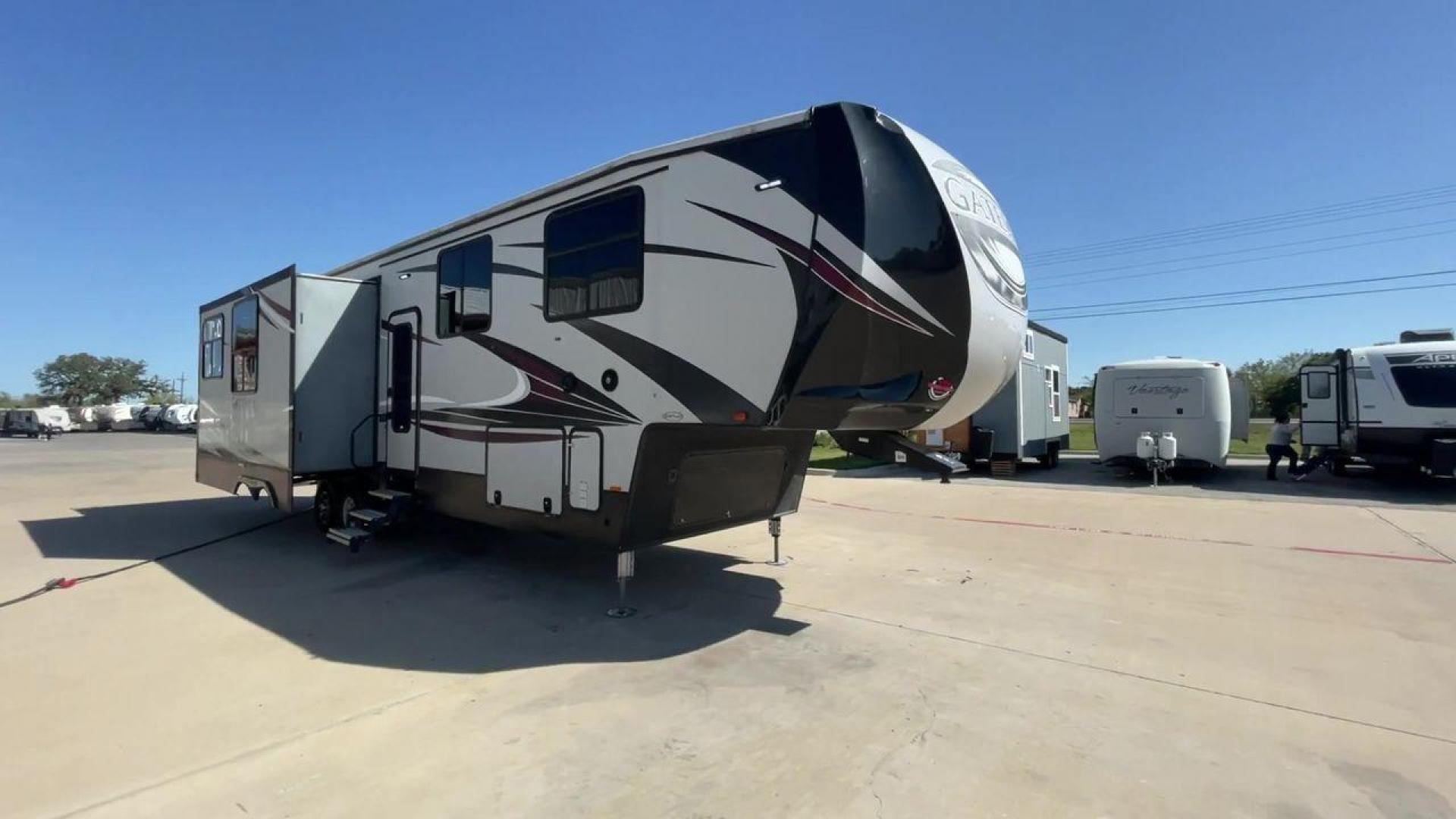 2017 TAN GATEWAY 3712RDMB - (5SFSG4228HE) , Length: 39.5 ft. | Dry Weight: 13,680 lbs. | Gross Weight: 15,500 lbs. | Slides: 4 transmission, located at 4319 N Main Street, Cleburne, TX, 76033, (817) 221-0660, 32.435829, -97.384178 - The 2017 Gateway 3712RDMB Fifth Wheel provides luxurious travel experiences. With a length of 39.5 feet and a dry weight of 13,680 pounds, this amazing RV provides large living accommodations and all of the conveniences you require for a comfortable travel. With a gross weight of 15,500 pounds and f - Photo#5