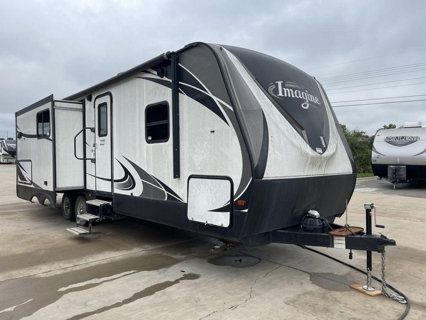 2017 TAN GRAND DESIGN IMAGINE 2670MK (573TE322XH6) , located at 4319 N Main Street, Cleburne, TX, 76033, (817) 221-0660, 32.435829, -97.384178 - Photo#22