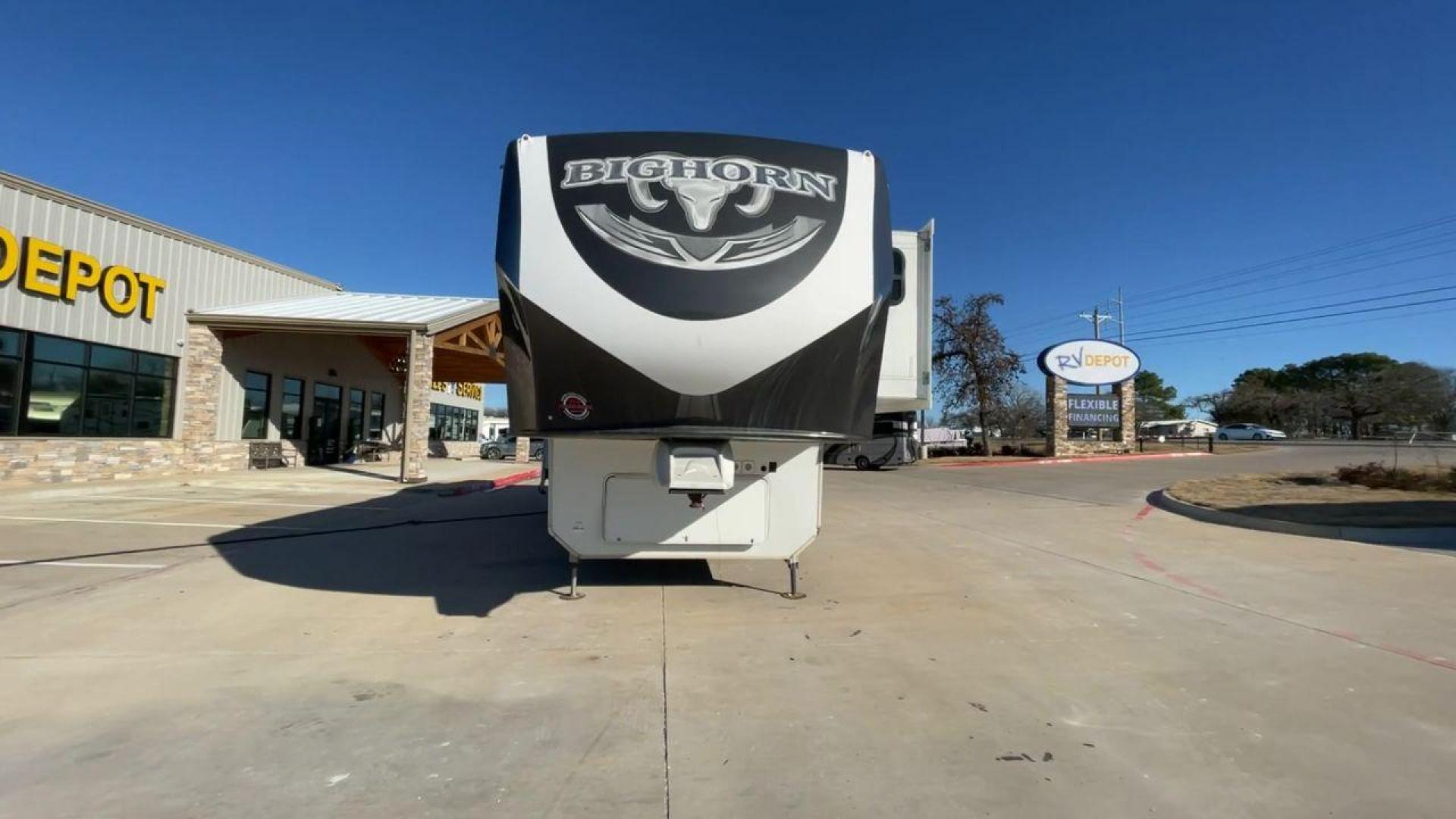 2017 HEARTLAND BIGHORN 3270RS (5SFBG3525HE) , Length: 35.2 ft. | Dry Weight: 11,965 lbs. | Gross Weight: 15,500 lbs. | Slides: 3 transmission, located at 4319 N Main Street, Cleburne, TX, 76033, (817) 221-0660, 32.435829, -97.384178 - The 2017 Heartland Bighorn 3270RS is a luxurious fifth-wheel trailer designed for discerning travelers seeking comfort and style on the road. Measuring 35.2 feet in length and boasting a dry weight of 11,965 lbs, this model offers a spacious interior without sacrificing ease of towing. Inside the Bi - Photo#3