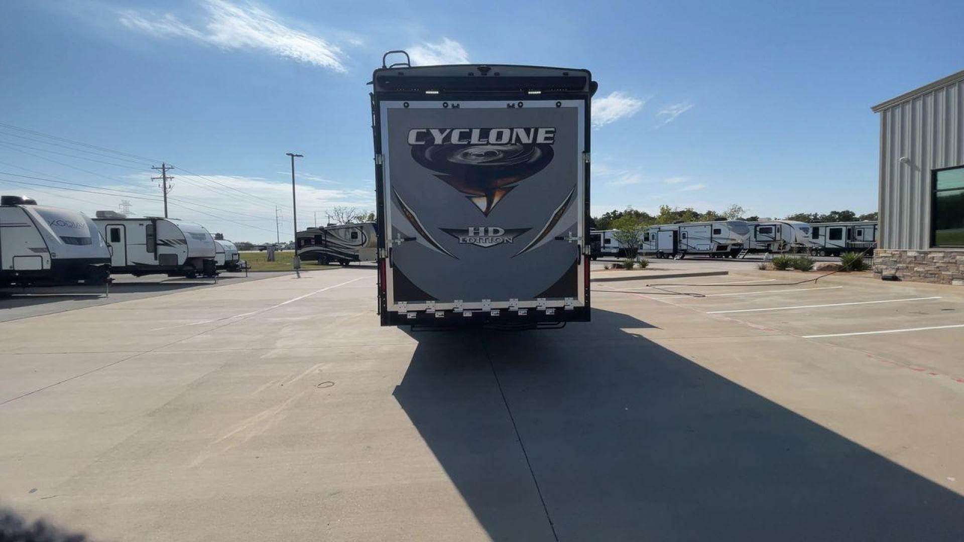 2017 HEARTLAND CYCLONE 4005 (5SFCG4434HE) , Length: 44.1 ft. | Dry Weight: 16,290 lbs.| Gross Weight: 20,000 lbs. | Slides: 3 transmission, located at 4319 N Main Street, Cleburne, TX, 76033, (817) 221-0660, 32.435829, -97.384178 - The 2017 Heartland Cyclone 4005 is a luxury fifth-wheel toy hauler that combines comfort and functionality for adventurers who want the flexibility to bring toys along for the ride. Known for its spacious garage, upscale living area, and ample sleeping options, this model is ideal for thrill-seekers - Photo#8