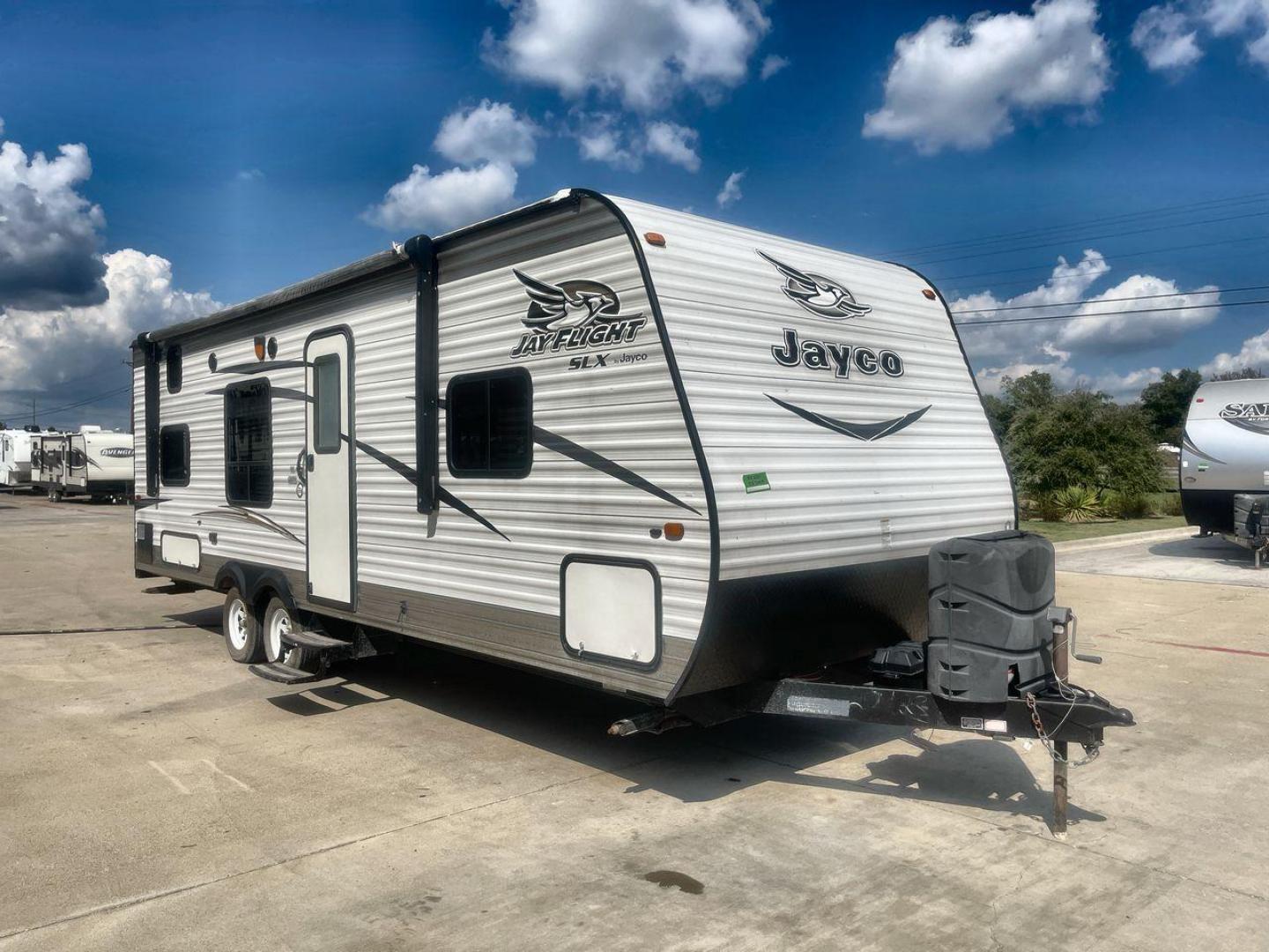 2017 JAYCO JAYFLIGHT 264BH (1UJBJ0BN3H1) , located at 4319 N Main Street, Cleburne, TX, 76033, (817) 221-0660, 32.435829, -97.384178 - Photo#22