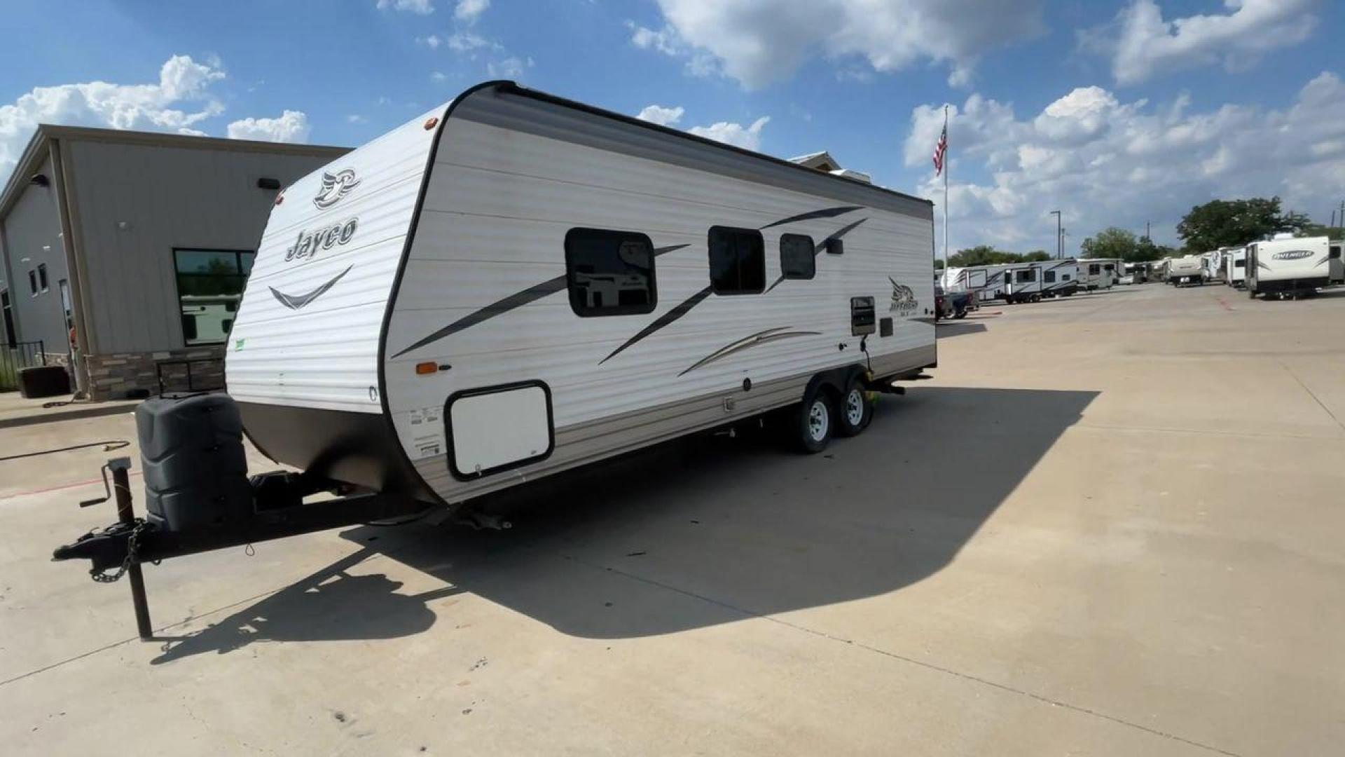 2017 JAYCO JAYFLIGHT 264BH (1UJBJ0BN3H1) , located at 4319 N Main Street, Cleburne, TX, 76033, (817) 221-0660, 32.435829, -97.384178 - Photo#5