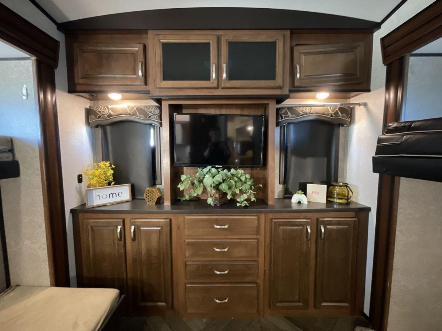 2017 TAN JAYCO NORTH POINT 375BHFS (1UJCJ0BV2H1) , Length: 43.25 ft.| Dry Weight: 13,740 lbs. | Gross Weight: 16,500 lbs. | Slides: 5 transmission, located at 4319 N Main Street, Cleburne, TX, 76033, (817) 221-0660, 32.435829, -97.384178 - Five slides, one-and-a-half baths, a bunkhouse, and an outdoor kitchen are just some of the highlights of this North Point fifth wheel model 375BHFS by Jayco. This fifth wheel measures 43.25 ft in length, 8 ft in width, 13.33 ft in height, and 6.83 ft in interior height. It has a dry weight of 1 - Photo#27