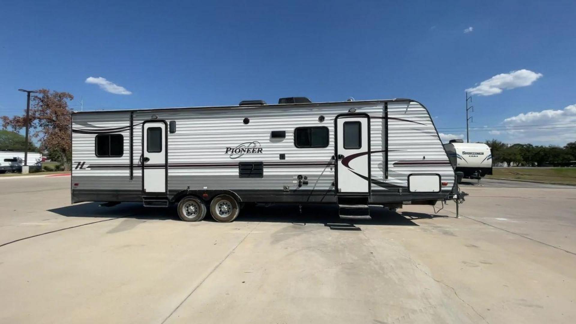 2017 GRAY PIONEER RG28 (5SFPB3329HE) , Length: 33.33 ft. | Dry Weight: 6,762 lbs. | Gross Weight: 9,000 lbs. | Slides: 1 transmission, located at 4319 N Main Street, Cleburne, TX, 76033, (817) 221-0660, 32.435829, -97.384178 - In the 2017 Pioneer RG28 Travel Trailer, you can experience the thrill of the open road. While it may show signs of usage and require some repairs, this trailer still has a lot of promise for great adventures. The Pioneer RG28, which measures 33.33 feet in length and weighs 6,762 pounds dry, is both - Photo#6