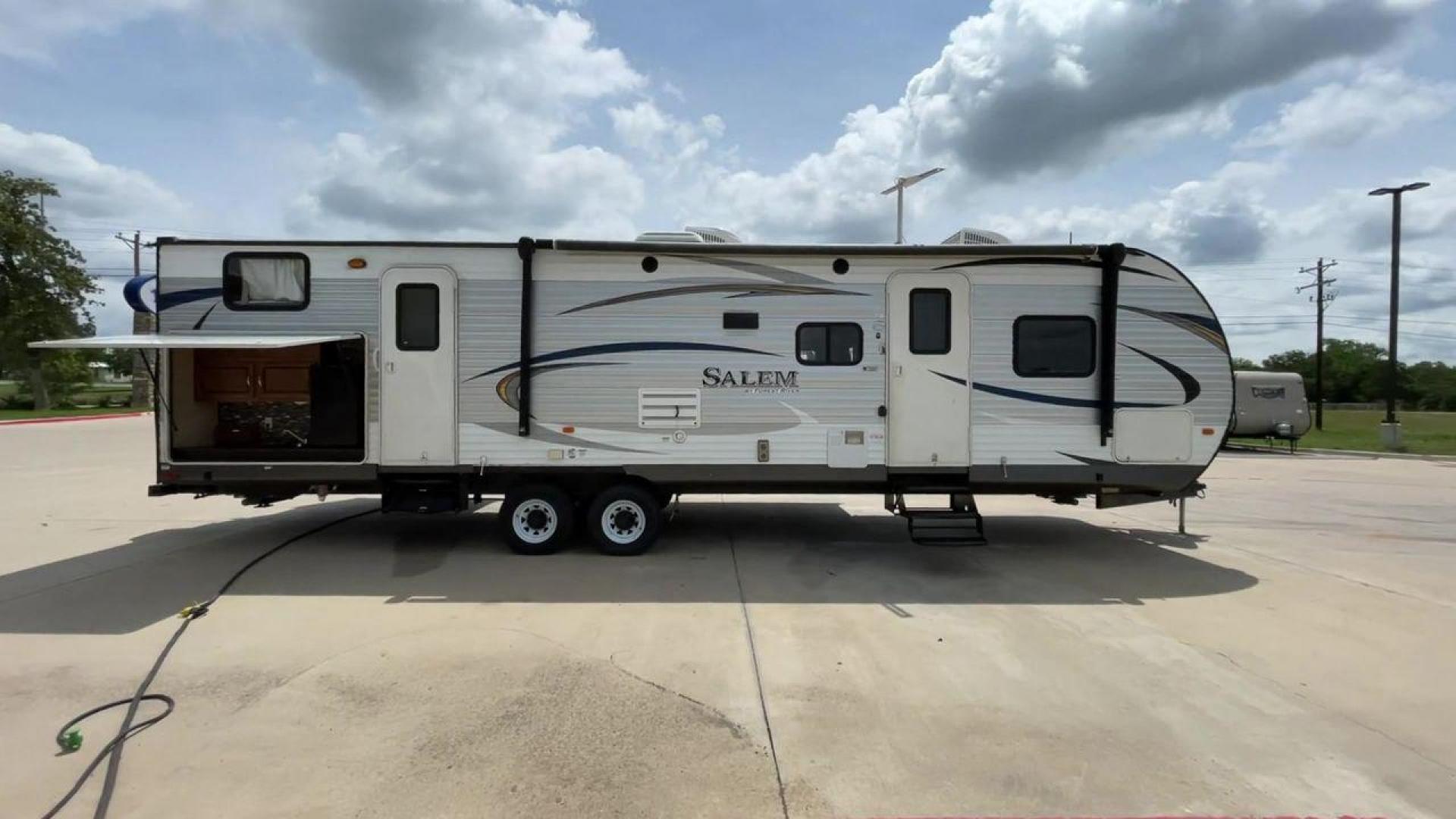 2017 GRAY SALEM 32BHDS (4X4TSMH27H8) , Length: 35.67 ft. | Dry Weight: 7,955 lbs. | Gross Weight: 11,019 lbs. | Slides: 2 transmission, located at 4319 N Main Street, Cleburne, TX, 76033, (817) 221-0660, 32.435829, -97.384178 - Take on amazing journeys with the 2017 Salem 32BHDS travel trailer. This trailer provides an ideal combination of ample space and easy maneuverability, making it a great choice for your needs. With two slides, this RV offers plenty of interior space to comfortably accommodate your family and friends - Photo#2