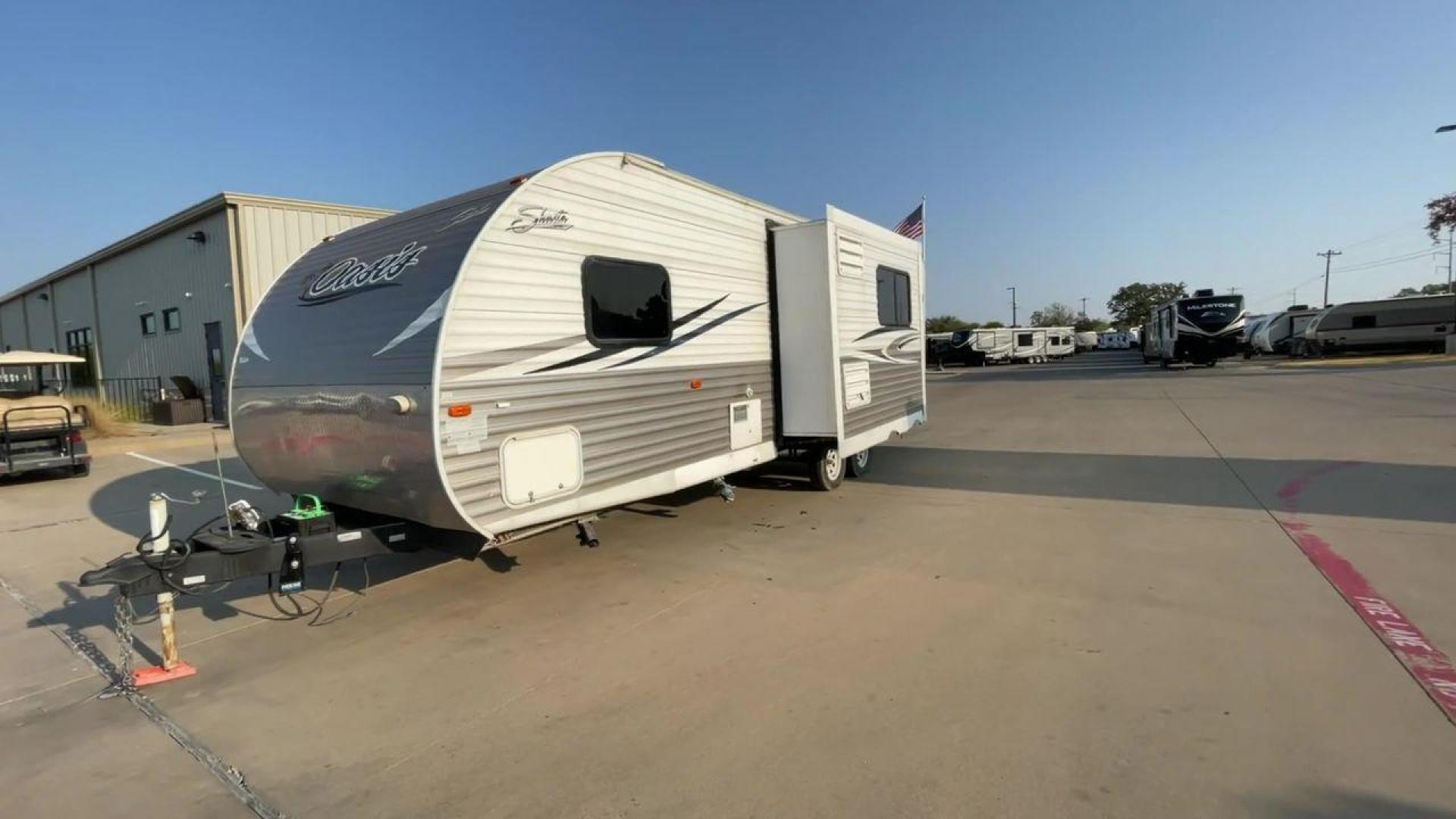 2017 WHITE SHASTA OASIS 25RS - (5ZT2SSPB4HE) , Length: 28.92 ft. | Dry Weight: 4,630 lbs. | Gross Weight: 7,508 lbs. | Slides: 1 transmission, located at 4319 N Main Street, Cleburne, TX, 76033, (817) 221-0660, 32.435829, -97.384178 - Travel in style and luxury with the 2017 Shasta Oasis 25RS travel trailer. This well-thought-out RV is the best option for your vacation and camping excursions since it provides the optimal balance of comfort, style, and family-friendly features. This unit has dimensions of 28.92 ft in length, 8 - Photo#5