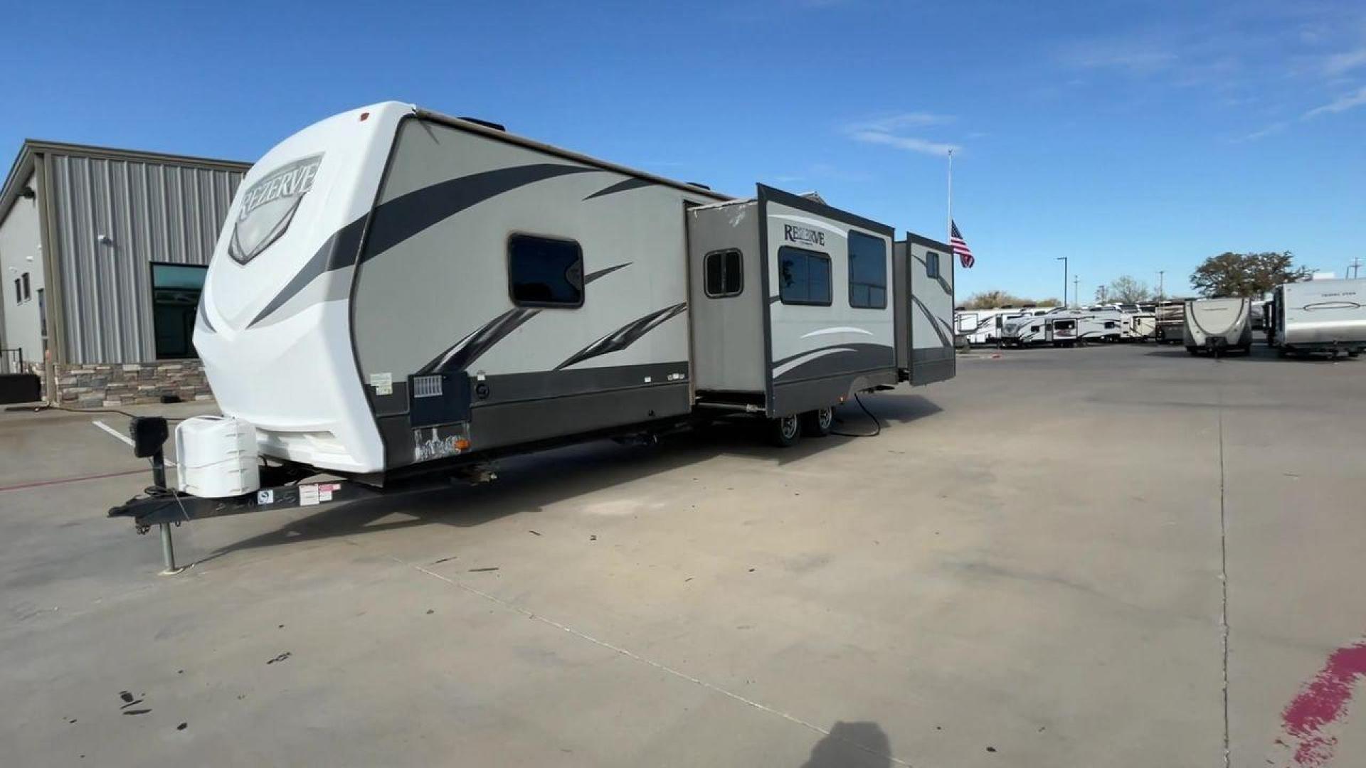 2017 WHITE VOLANTE RTZ33BH (4V0TC3327HB) , Length: 36.58 ft. | Dry Weight: 8,864 lbs. | Gross Weight: 10,250 lbs. | Slides: 3 transmission, located at 4319 N Main Street, Cleburne, TX, 76033, (817) 221-0660, 32.435829, -97.384178 - The 2017 VOLANTE RTZ33BH offers a spacious interior with a layout that is perfect for families or large groups. Its length of 33 feet offers ample room for your adventures. Inside, you'll find a comfortable sleeping space with a bunkhouse layout, making it suitable for family trips. The bunkhouse la - Photo#5