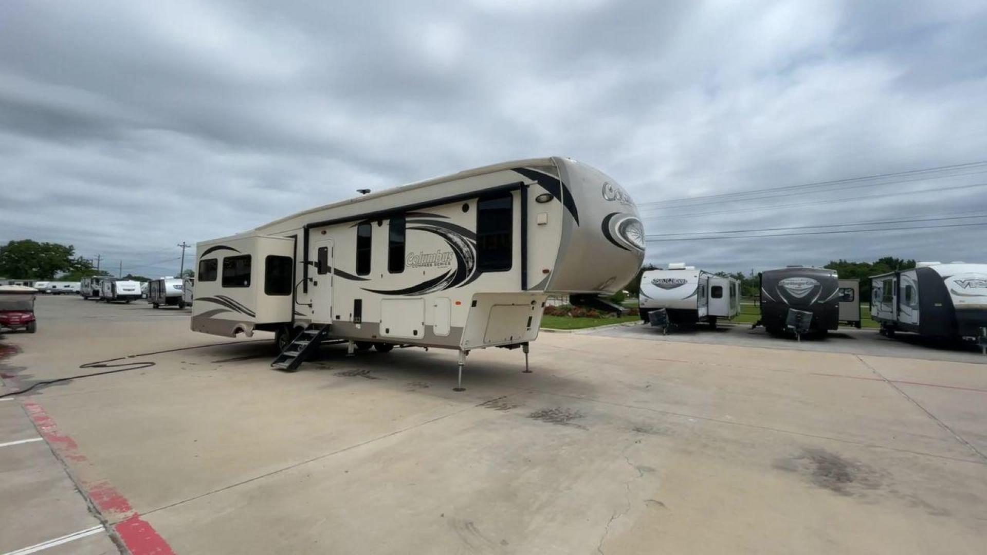 2018 COLUMBUS 377MBC (4X4FCMP26J6) , located at 4319 N Main Street, Cleburne, TX, 76033, (817) 221-0660, 32.435829, -97.384178 - Photo#3