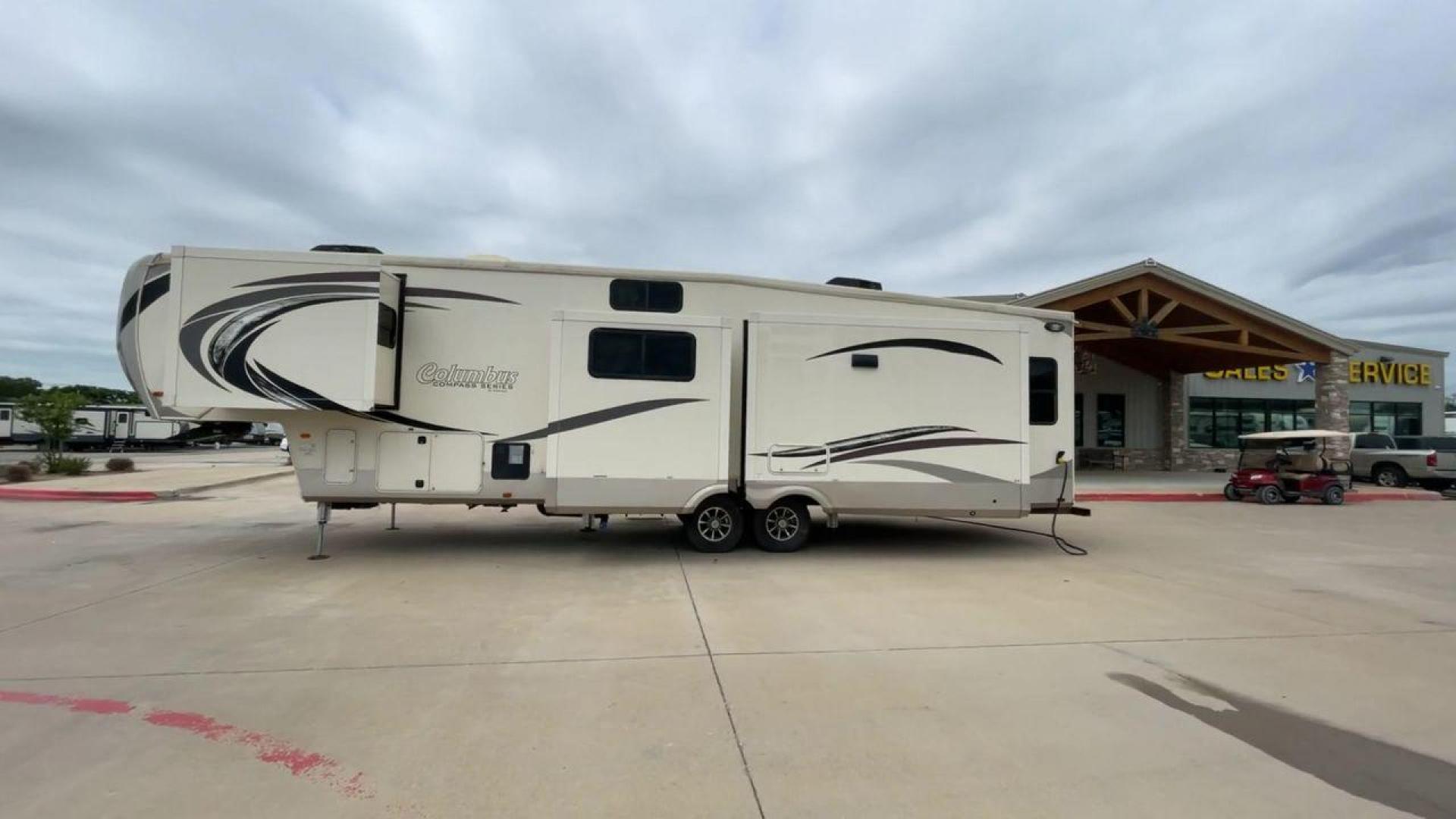 2018 COLUMBUS 377MBC (4X4FCMP26J6) , located at 4319 N Main Street, Cleburne, TX, 76033, (817) 221-0660, 32.435829, -97.384178 - Photo#6