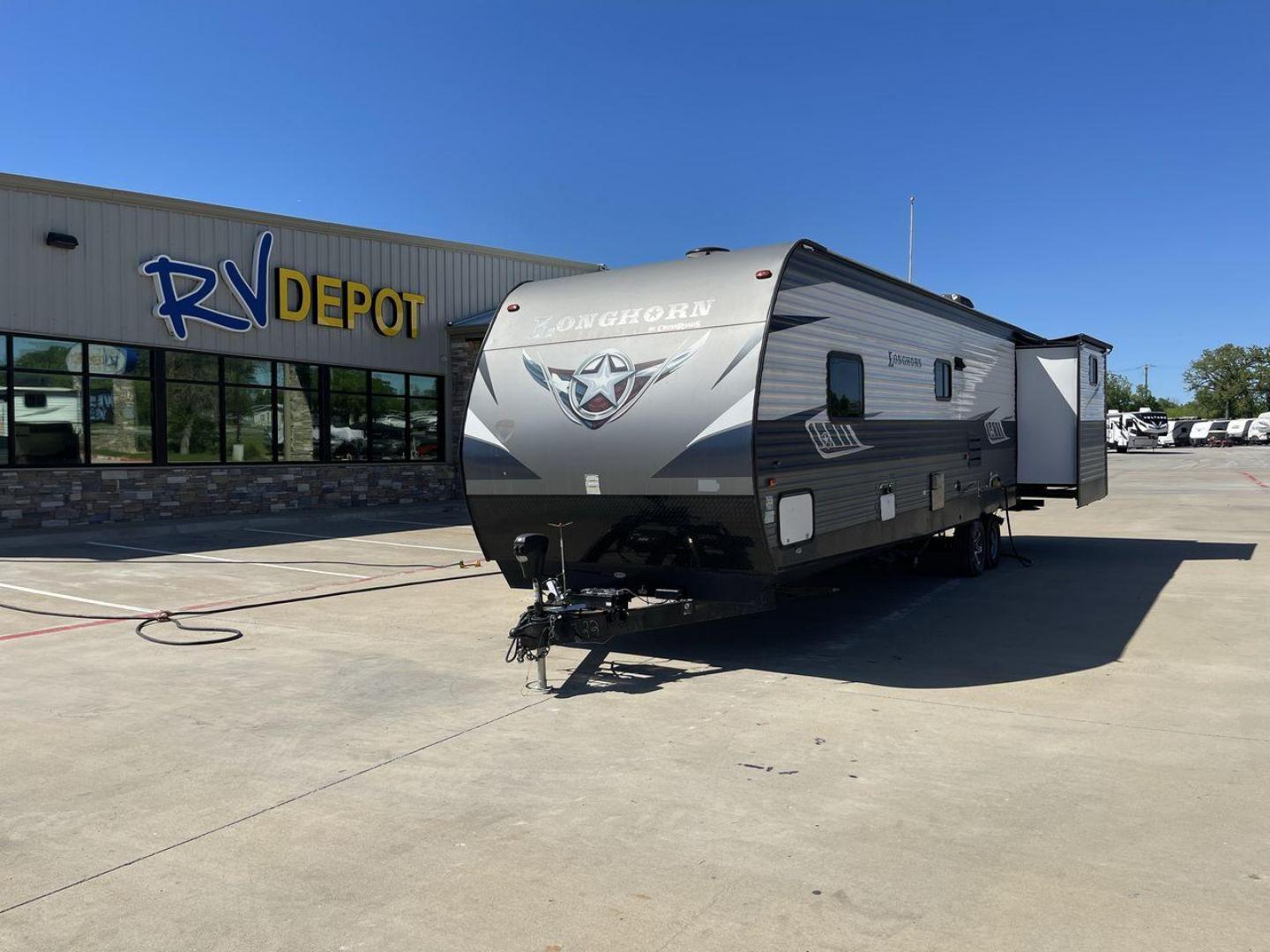 2018 GRAY CROSSROADS LONGHORN 333DB (4YDT33326JS) , Length: 37 ft | Dry Weight: 8,196 lbs | Slides: 2 transmission, located at 4319 N Main Street, Cleburne, TX, 76033, (817) 221-0660, 32.435829, -97.384178 - Photo#0