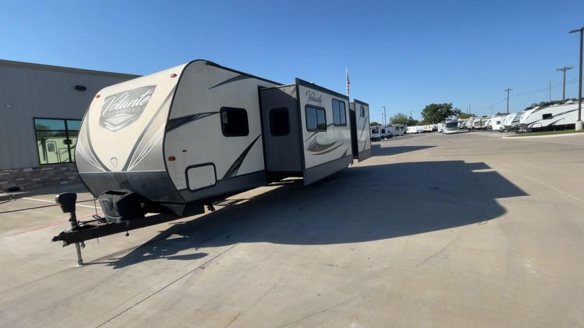 2018 TAN CROSSROADS VOLANTE 32SB (4YDT32S28J6) , Length: 36.5 ft. | Dry Weight: 7,756 lbs. | Gross Weight: 9,750 lbs. | Slides: 2 transmission, located at 4319 N Main Street, Cleburne, TX, 76033, (817) 221-0660, 32.435829, -97.384178 - Photo#5