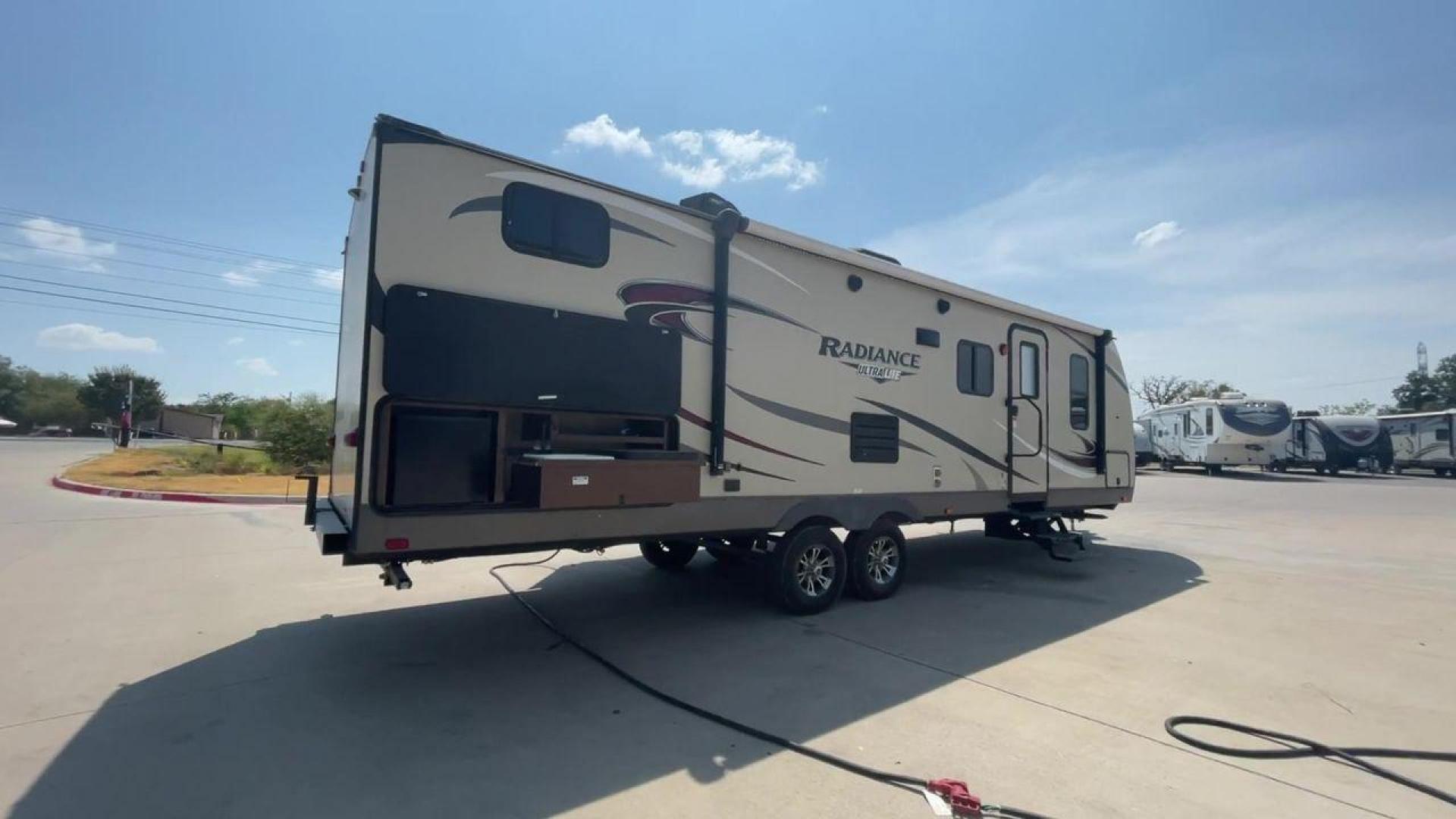 2018 CRUISER RADIANCE 28QD (5RXFB3324J2) , Length: 33.33 ft. | Dry Weight: 6,025 lbs. | Gross Weight: 9,600 lbs. | Slides: 1 transmission, located at 4319 N Main Street, Cleburne, TX, 76033, (817) 221-0660, 32.435829, -97.384178 - The 2018 Cruiser RV Radiance 28QD seamlessly blends style, comfort, and functionality to redefine your camping experience. Measuring 33 feet in length, this RV is designed for spacious and lightweight towing. The aluminum frame construction ensures durability while maintaining a manageable weight fo - Photo#1