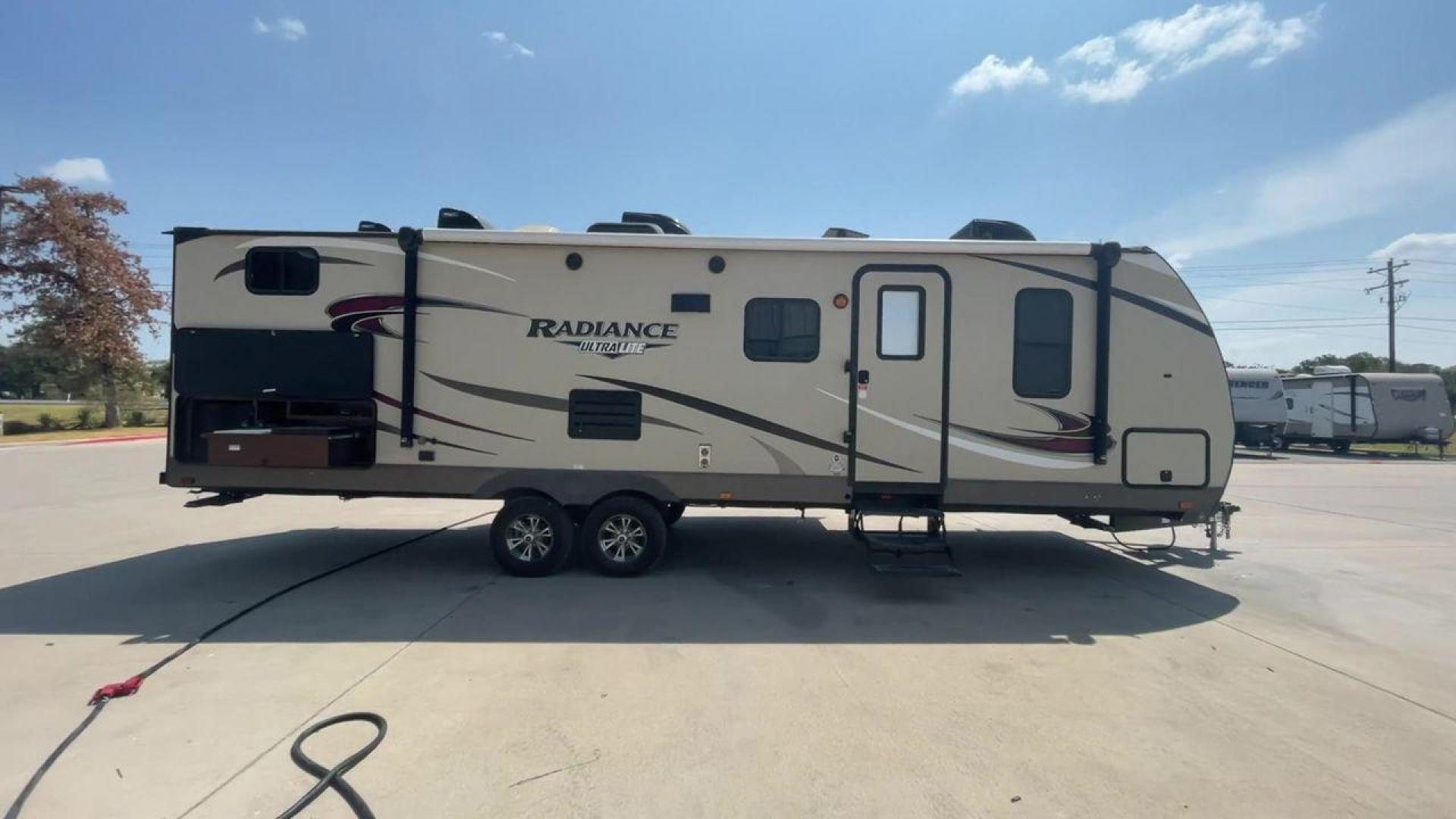 2018 CRUISER RADIANCE 28QD (5RXFB3324J2) , Length: 33.33 ft. | Dry Weight: 6,025 lbs. | Gross Weight: 9,600 lbs. | Slides: 1 transmission, located at 4319 N Main Street, Cleburne, TX, 76033, (817) 221-0660, 32.435829, -97.384178 - The 2018 Cruiser RV Radiance 28QD seamlessly blends style, comfort, and functionality to redefine your camping experience. Measuring 33 feet in length, this RV is designed for spacious and lightweight towing. The aluminum frame construction ensures durability while maintaining a manageable weight fo - Photo#2