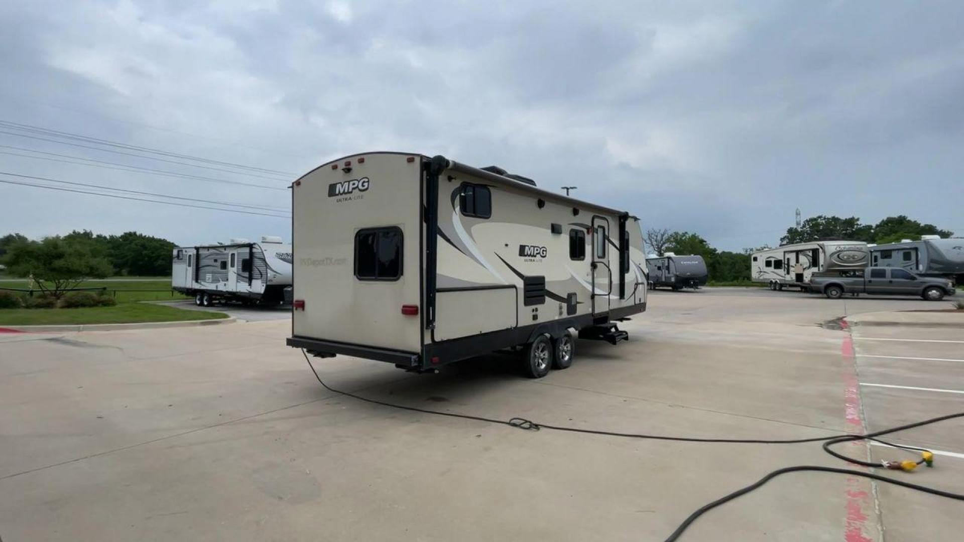 2018 TAN CRUISER RV MPG 2400BH (5RXHB2927J2) , Length: 29.08 ft. | Dry Weight: 5,320 lbs. | Gross Weight: 7,565 lbs. | Slides: 1 transmission, located at 4319 N Main Street, Cleburne, TX, 76033, (817) 221-0660, 32.435829, -97.384178 - Camping is more enjoyable when you include a few more of your friends. In this 2018 Cruiser MPG 2400BH travel trailer, you can accommodate a few extra guests thanks to a rear set of double-sized bunk beds. The dimensions of this unit are 29.08 ft in length, 8 ft in width, 11.08 ft in height, and - Photo#1