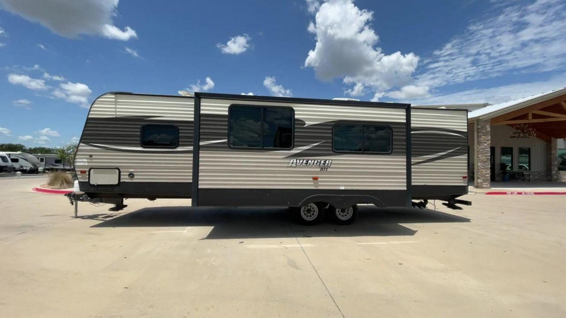 2018 FOREST RIVER AVENGER 27DBS (5ZT2AVSB2JB) , Length: 32.92 ft. | Dry Weight: 6,652 lbs. | Slides: 1 transmission, located at 4319 N Main Street, Cleburne, TX, 76033, (817) 221-0660, 32.435829, -97.384178 - Experience the ideal blend of luxury and exploration with the Forest River Avenger 27DBS Travel Trailer from 2018. For families or groups of friends looking for a roomy and fully furnished mobile home, this well-thought-out travel trailer is perfect. The dimensions for this unit are 32.92 ft in l - Photo#6