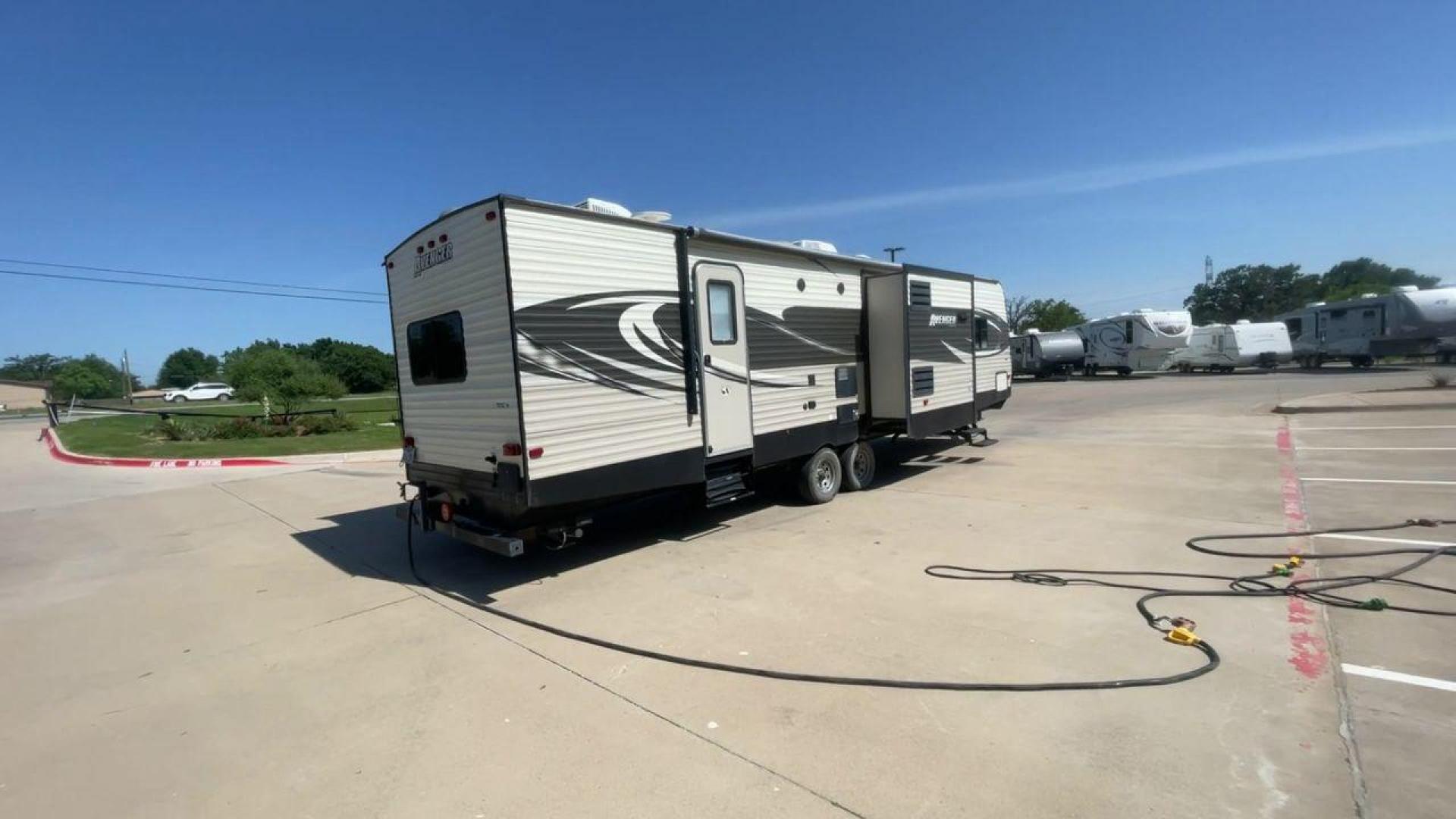 2018 FOREST RIVER AVENGER 34DQB (5ZT2AVZB6JB) , located at 4319 N Main Street, Cleburne, TX, 76033, (817) 221-0660, 32.435829, -97.384178 - Photo#1