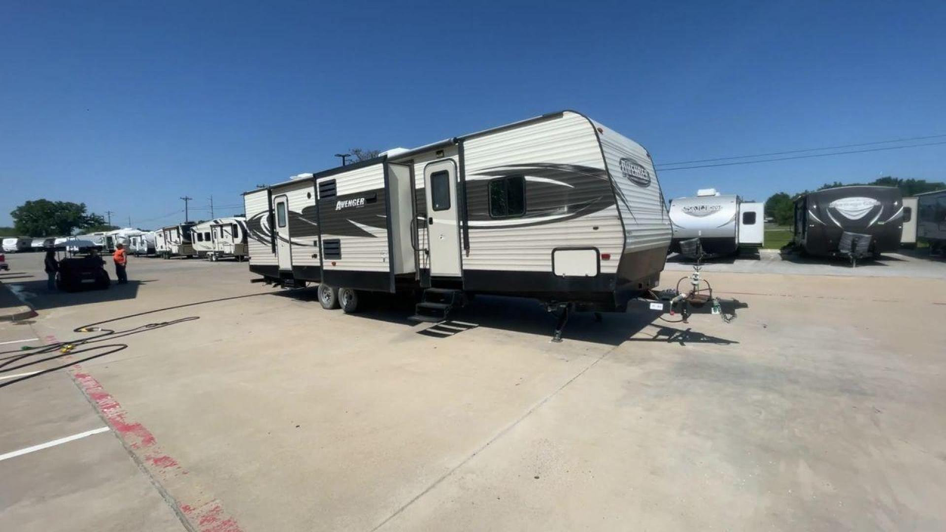 2018 FOREST RIVER AVENGER 34DQB (5ZT2AVZB6JB) , located at 4319 N Main Street, Cleburne, TX, 76033, (817) 221-0660, 32.435829, -97.384178 - Photo#3