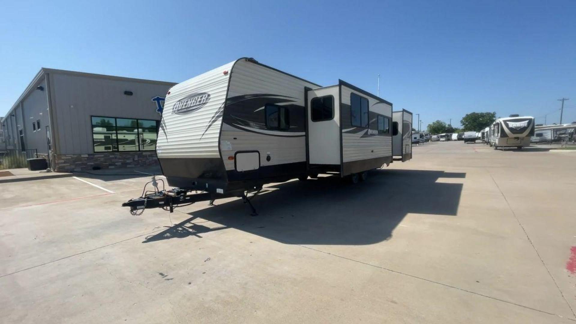 2018 FOREST RIVER AVENGER 34DQB (5ZT2AVZB6JB) , located at 4319 N Main Street, Cleburne, TX, 76033, (817) 221-0660, 32.435829, -97.384178 - Photo#5