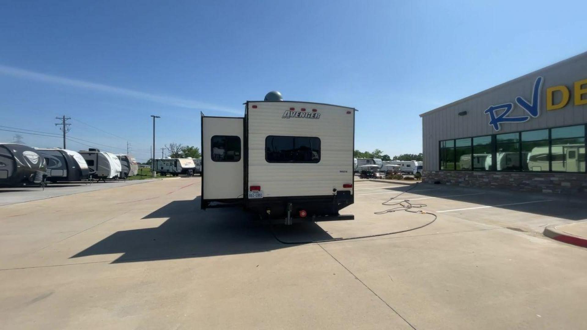 2018 FOREST RIVER AVENGER 34DQB (5ZT2AVZB6JB) , located at 4319 N Main Street, Cleburne, TX, 76033, (817) 221-0660, 32.435829, -97.384178 - Photo#8