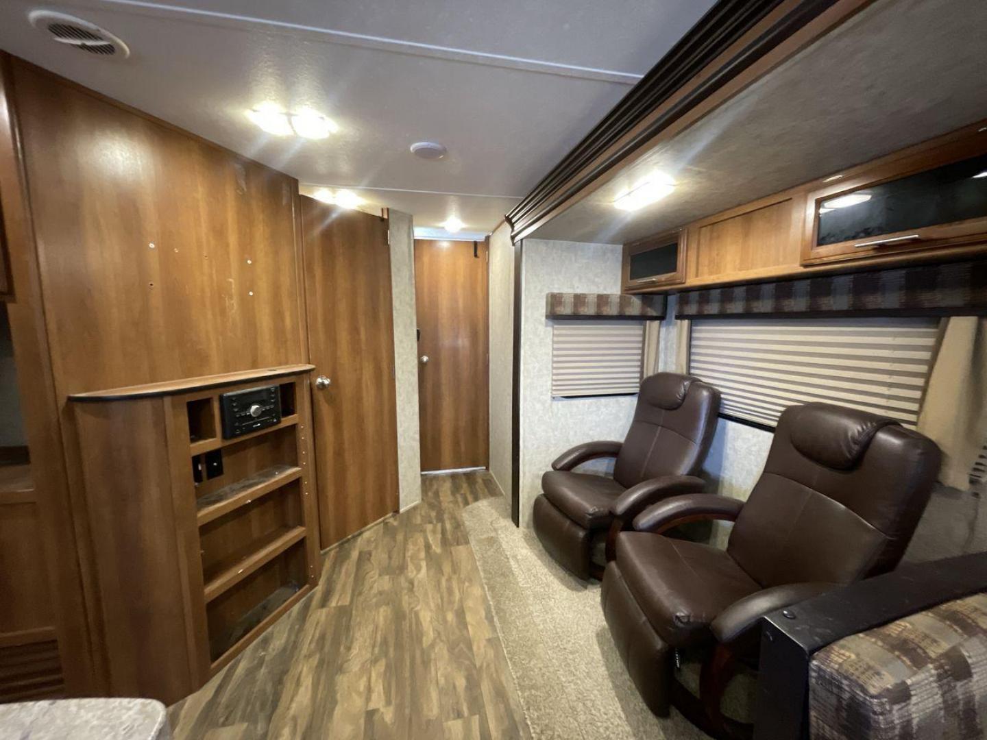 2018 FOREST RIVER AVENGER 34DQB (5ZT2AVZB6JB) , located at 4319 N Main Street, Cleburne, TX, 76033, (817) 221-0660, 32.435829, -97.384178 - Photo#11