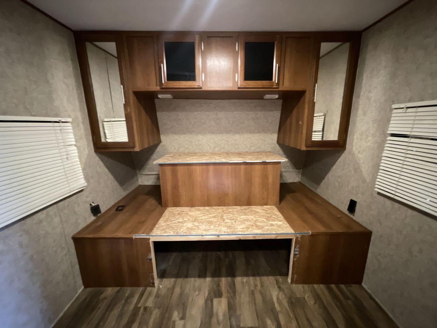 2018 FOREST RIVER AVENGER 34DQB (5ZT2AVZB6JB) , located at 4319 N Main Street, Cleburne, TX, 76033, (817) 221-0660, 32.435829, -97.384178 - Photo#18