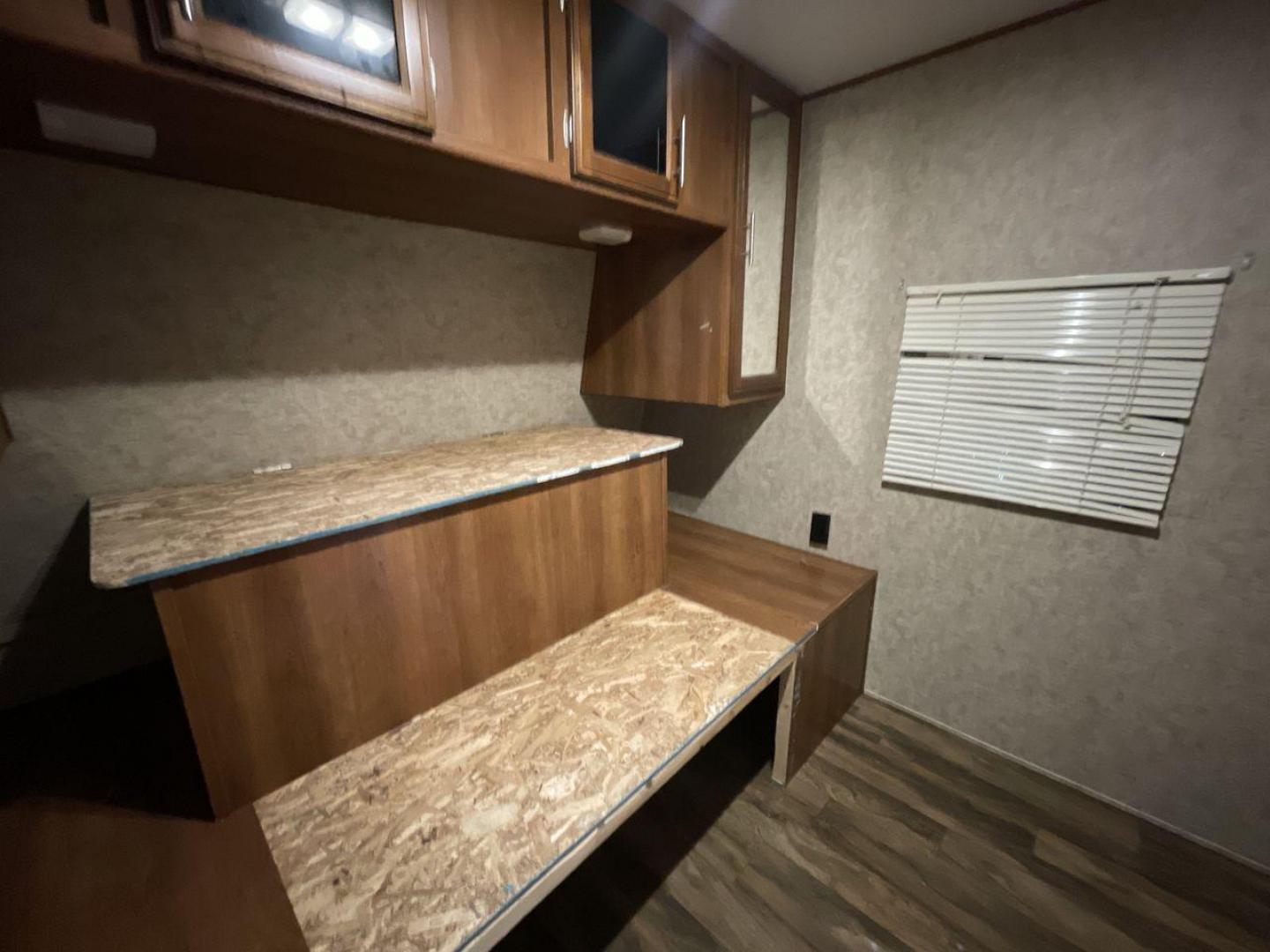 2018 FOREST RIVER AVENGER 34DQB (5ZT2AVZB6JB) , located at 4319 N Main Street, Cleburne, TX, 76033, (817) 221-0660, 32.435829, -97.384178 - Photo#19