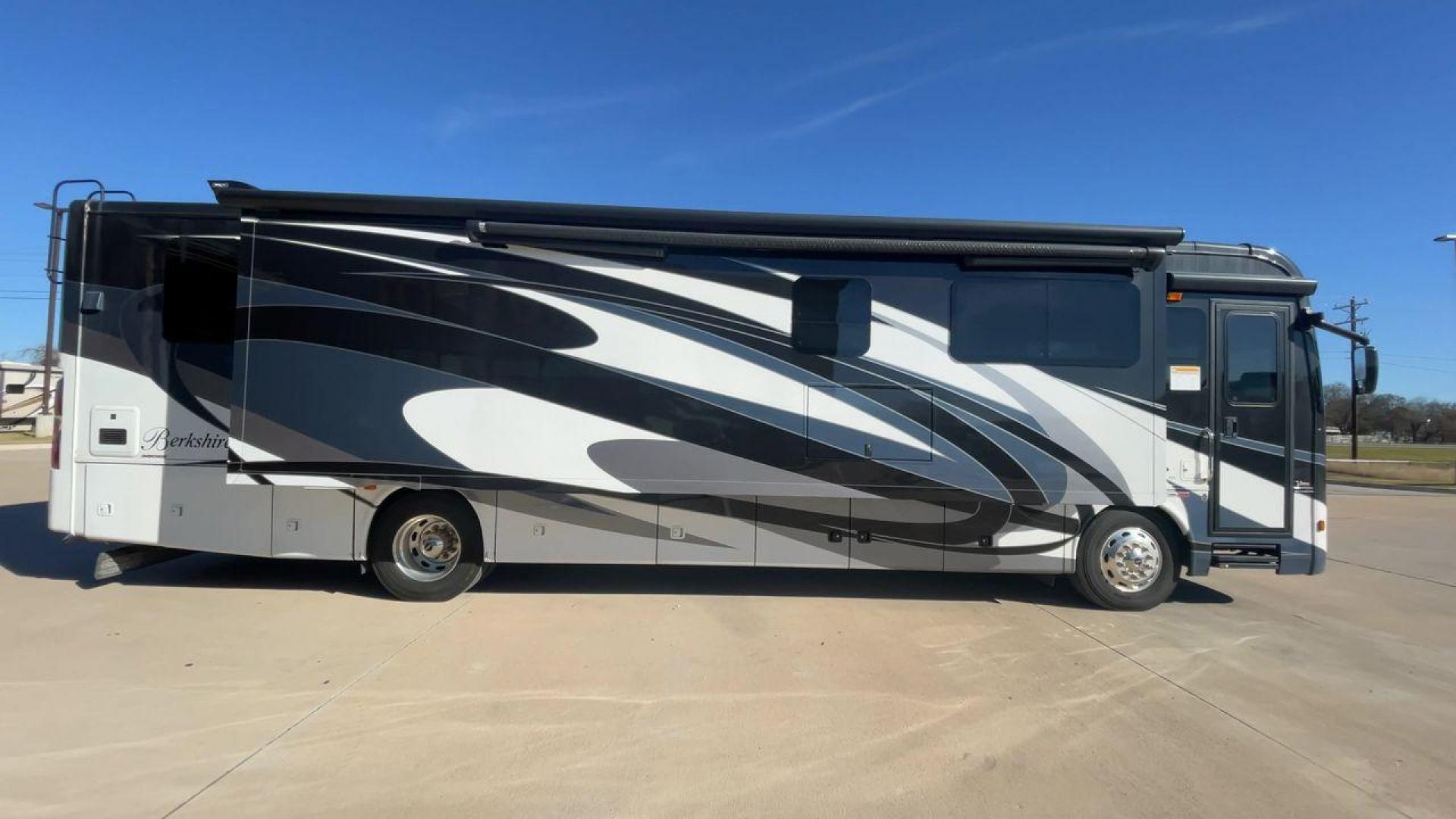 2018 FOREST RIVER BERKSHIRE 39A (4UZACHFC1JC) , Length: 39.5 ft. | Gross Weight: 33,350 lbs. | Slides: 3 transmission, located at 4319 N Main Street, Cleburne, TX, 76033, (817) 221-0660, 32.435829, -97.384178 - The 2018 Forest River Berkshire 39A is a luxury Class A diesel motorhome that combines elegant design with exceptional functionality. It is built for families or couples seeking comfort and style during long journeys or extended stays. This unit comes with dimensions of 39.5 ft in length, 8.33 ft in - Photo#2