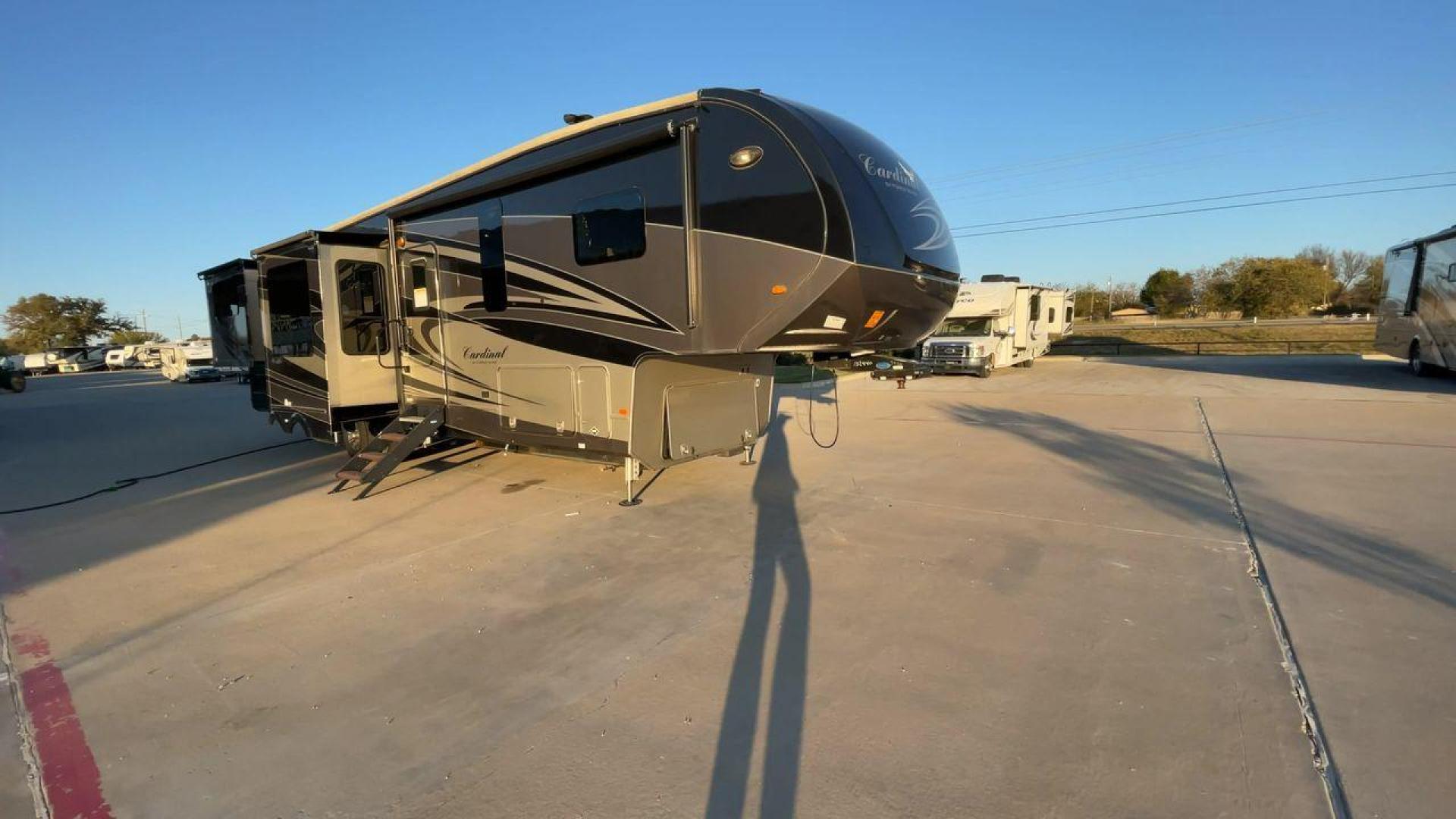 2018 FOREST RIVER CARDINAL 3950TZ (4X4FCAS27JG) , Length: 41.08 ft. | Dry Weight: 14,446 lbs. | Gross Weight: 16,435 lbs. | Slides: 5 transmission, located at 4319 N Main Street, Cleburne, TX, 76033, (817) 221-0660, 32.435829, -97.384178 - The 2018 Forest River Cardinal 3950TZ is a luxurious fifth wheel that combines elegant design with functional living spaces, perfect for extended stays or full-time RV living. With its rear entertainment layout and premium features, this model ensures a comfortable and enjoyable travel experience. T - Photo#3