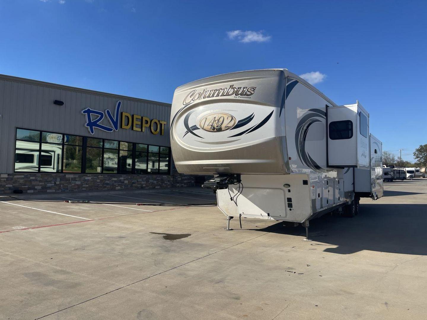 2018 TAN FOREST RIVER COLUNMBUS 383FB (4X4FCMP27J6) , Length: 42.08 ft. | Dry Weight: 13,164 lbs. | Gross Weight: 16,164 lbs. | Slides: 4 transmission, located at 4319 N Main Street, Cleburne, TX, 76033, (817) 221-0660, 32.435829, -97.384178 - The 2018 Palomino Columbus 383FB is a luxurious fifth wheel designed to redefine your camping experience with its opulent features and thoughtful layout. This remarkable model boasts a length of 42.08 feet and a dry weight of 13,164 lbs. These specs alone ensure a spacious and stable platform for yo - Photo#0