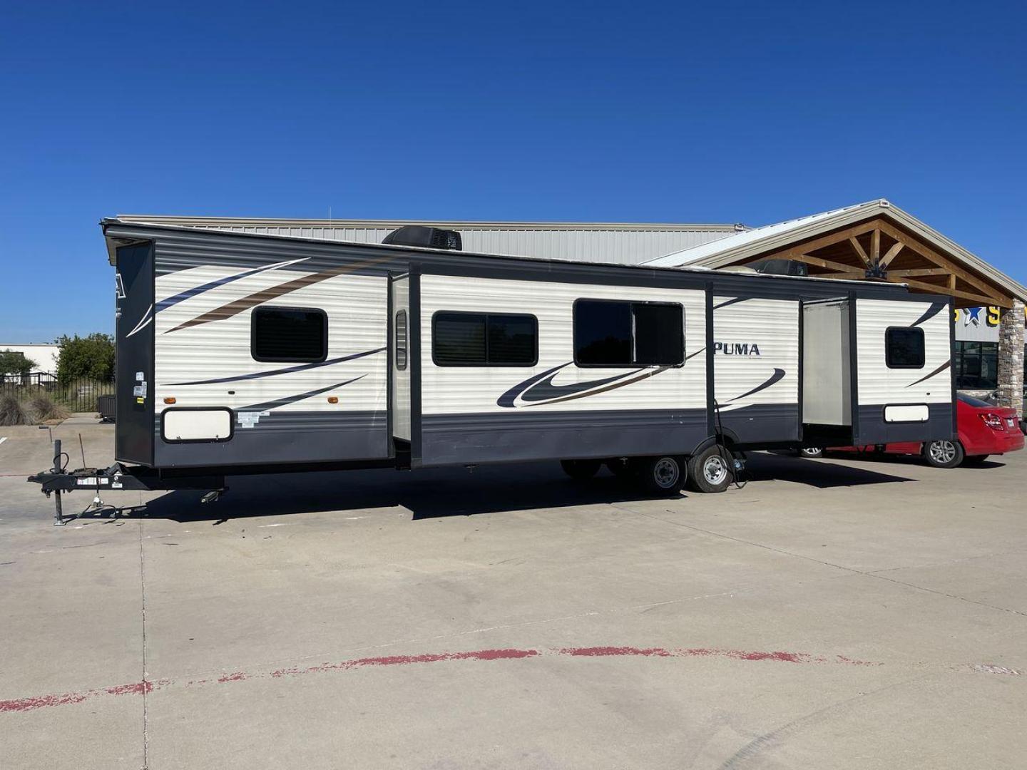 2018 FOREST RIVER PUMA 39PBS (4X4TPUR20JP) , located at 4319 N Main Street, Cleburne, TX, 76033, (817) 221-0660, 32.435829, -97.384178 - Photo#23