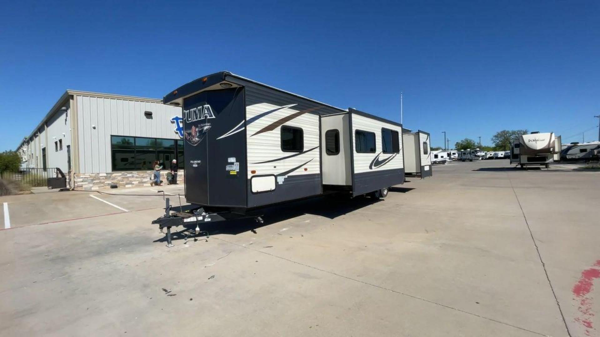 2018 FOREST RIVER PUMA 39PBS (4X4TPUR20JP) , located at 4319 N Main Street, Cleburne, TX, 76033, (817) 221-0660, 32.435829, -97.384178 - Photo#5