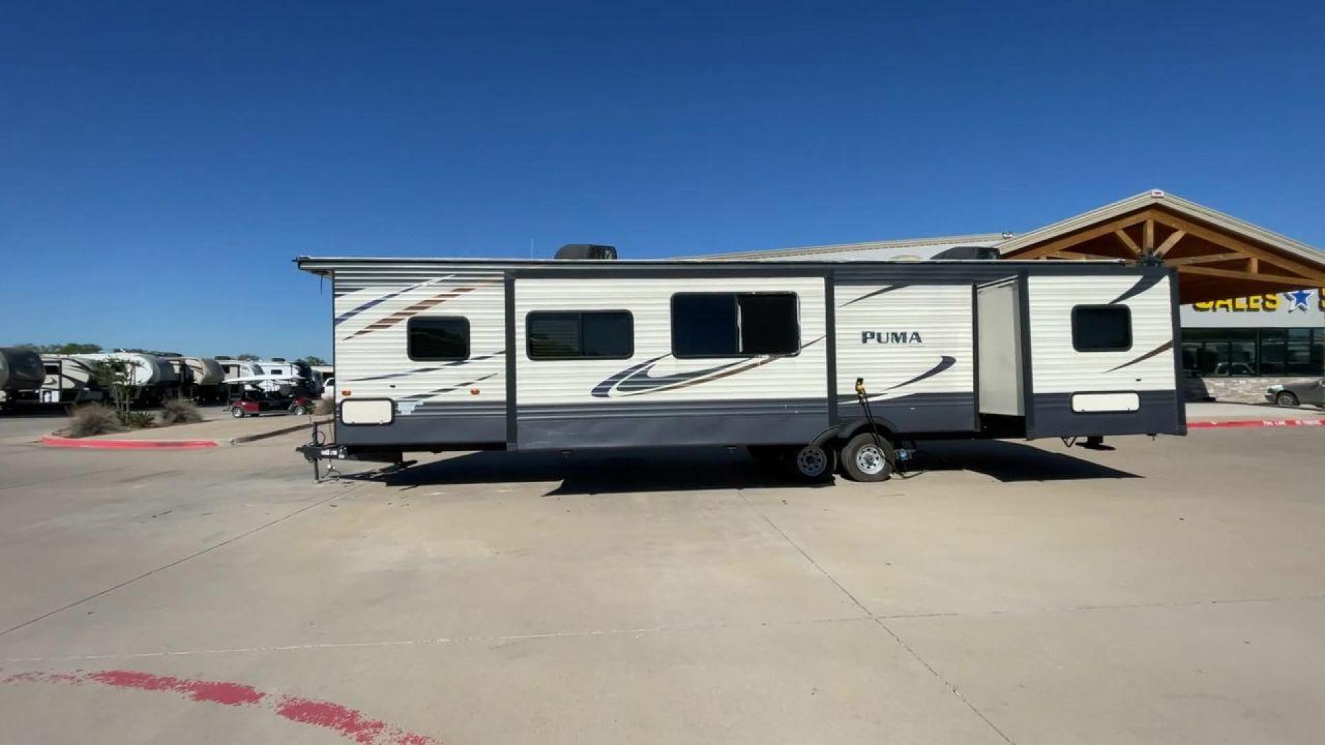 2018 FOREST RIVER PUMA 39PBS (4X4TPUR20JP) , located at 4319 N Main Street, Cleburne, TX, 76033, (817) 221-0660, 32.435829, -97.384178 - Photo#6