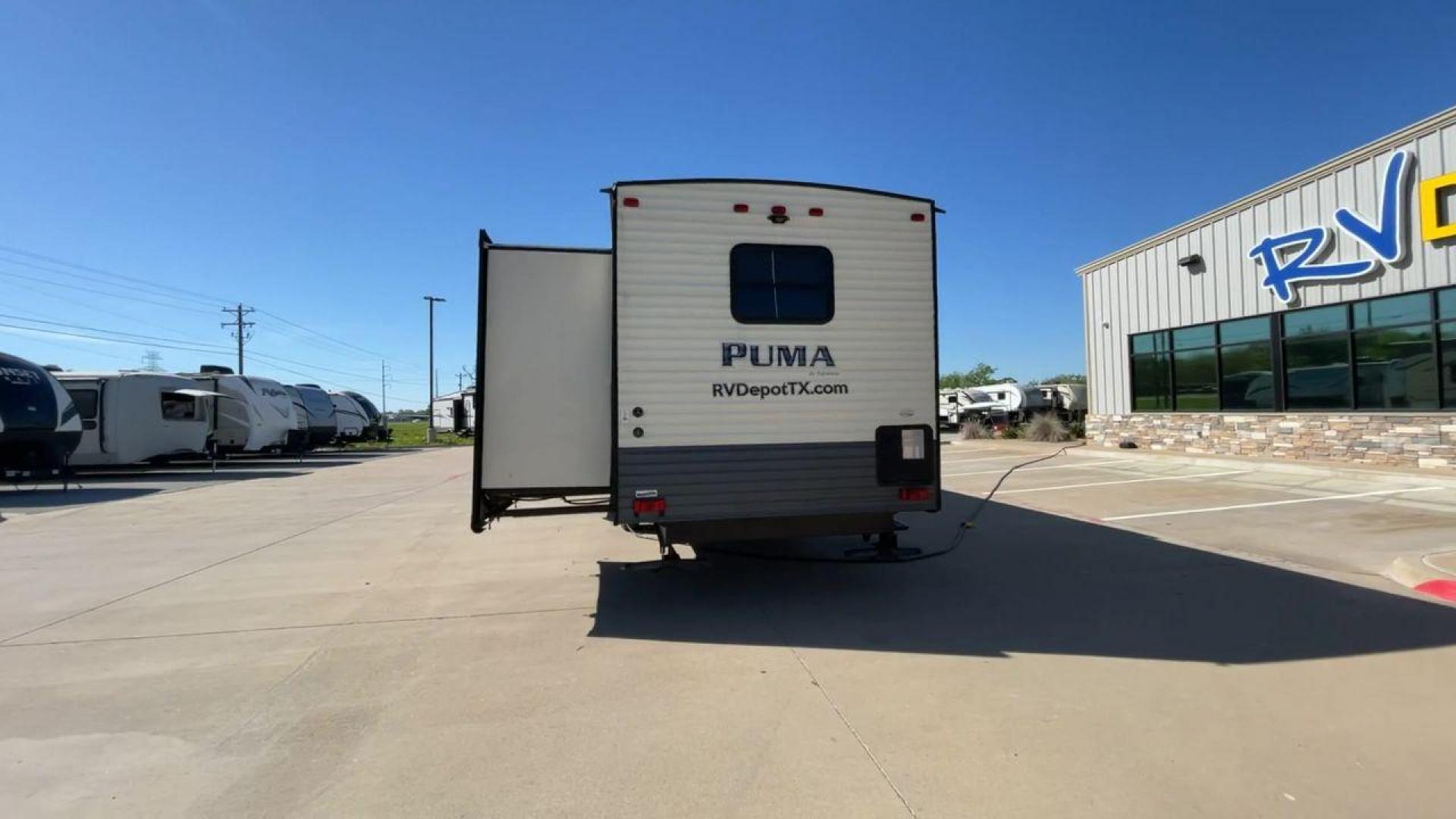 2018 FOREST RIVER PUMA 39PBS (4X4TPUR20JP) , located at 4319 N Main Street, Cleburne, TX, 76033, (817) 221-0660, 32.435829, -97.384178 - Photo#8