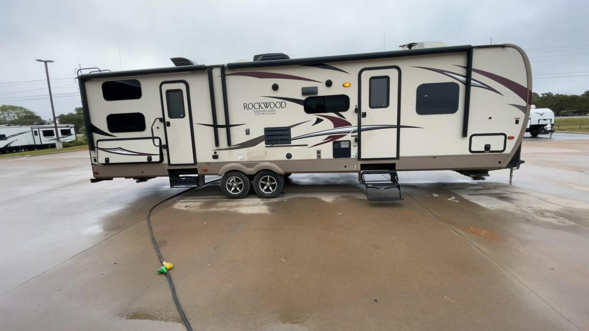 2018 FOREST RIVER ROCKWOOD 8311WS (4X4TRLG2XJ1) , Length: 34.75 ft. | Dry Weight: 8,386 lbs. | Slides: 3 transmission, located at 4319 N Main Street, Cleburne, TX, 76033, (817) 221-0660, 32.435829, -97.384178 - Photo#2