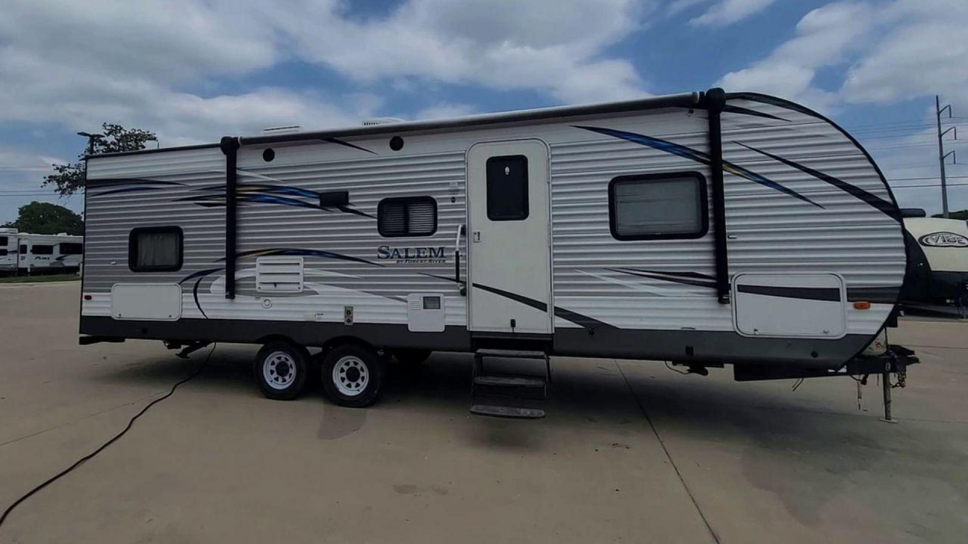 2018 FOREST RIVER SALEM 27DBUD (4X4TSMC28JA) , Length: 29.5 ft. | Dry Weight: 6,223 lbs. | Slides: 1 transmission, located at 4319 N Main Street, Cleburne, TX, 76033, (817) 221-0660, 32.435829, -97.384178 - The 2018 Forest River Salem 27DBUD travel trailer is the perfect way for your family to go on amazing trips. This well thought-out RV is the best option for families looking to spend quality time on the road since it provides the optimal balance of comfort, functionality, and family-friendly feature - Photo#6