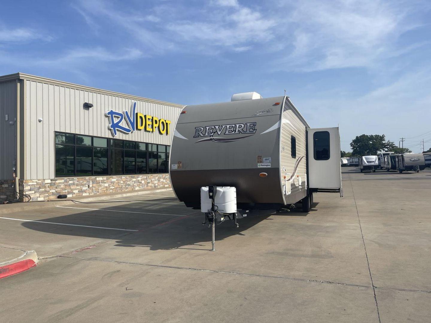 2018 FOREST RIVER SHASTA REVERE 27RL (5ZT2SHSB5JE) , located at 4319 N Main Street, Cleburne, TX, 76033, (817) 221-0660, 32.435829, -97.384178 - Photo#0