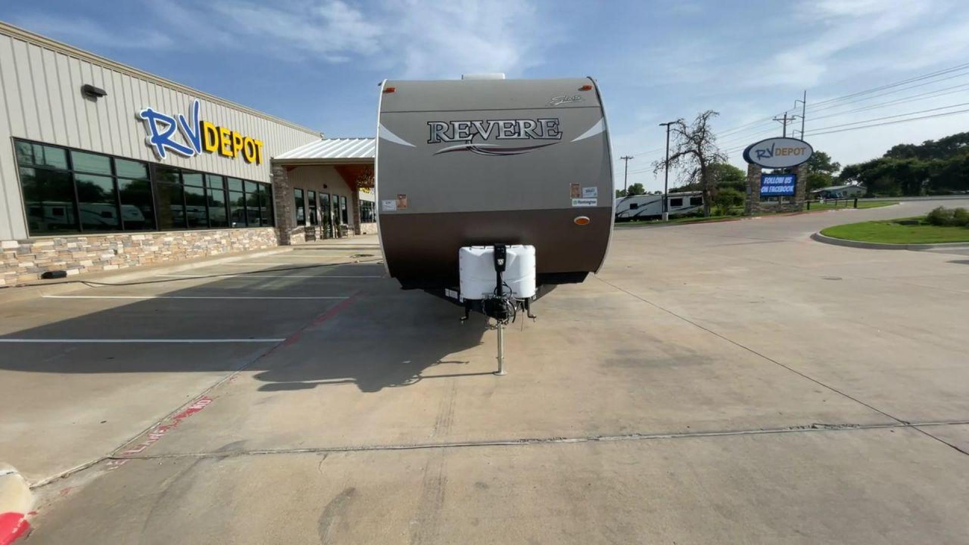 2018 FOREST RIVER SHASTA REVERE 27RL (5ZT2SHSB5JE) , located at 4319 N Main Street, Cleburne, TX, 76033, (817) 221-0660, 32.435829, -97.384178 - Photo#4