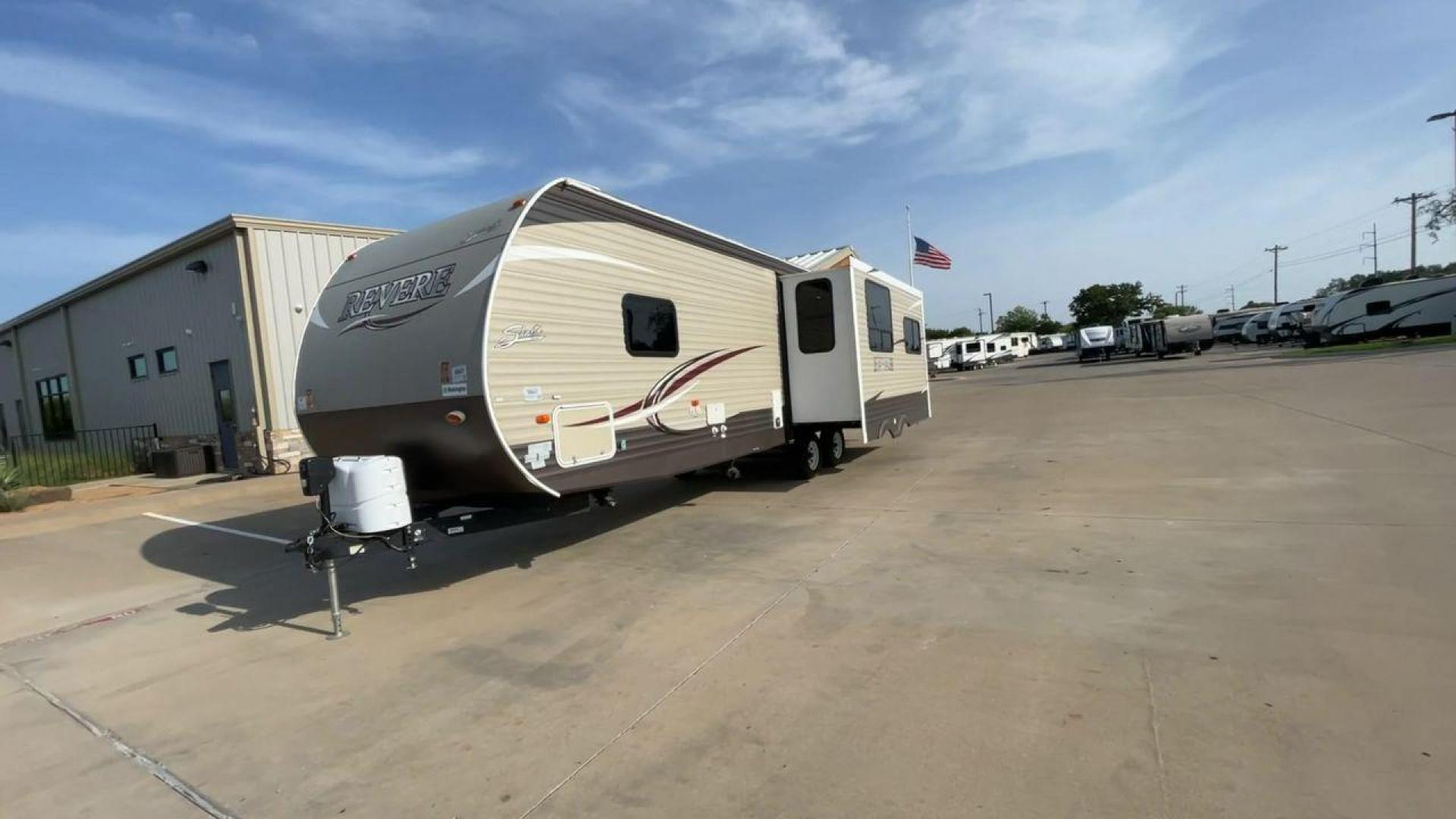 2018 FOREST RIVER SHASTA REVERE 27RL (5ZT2SHSB5JE) , located at 4319 N Main Street, Cleburne, TX, 76033, (817) 221-0660, 32.435829, -97.384178 - Photo#5