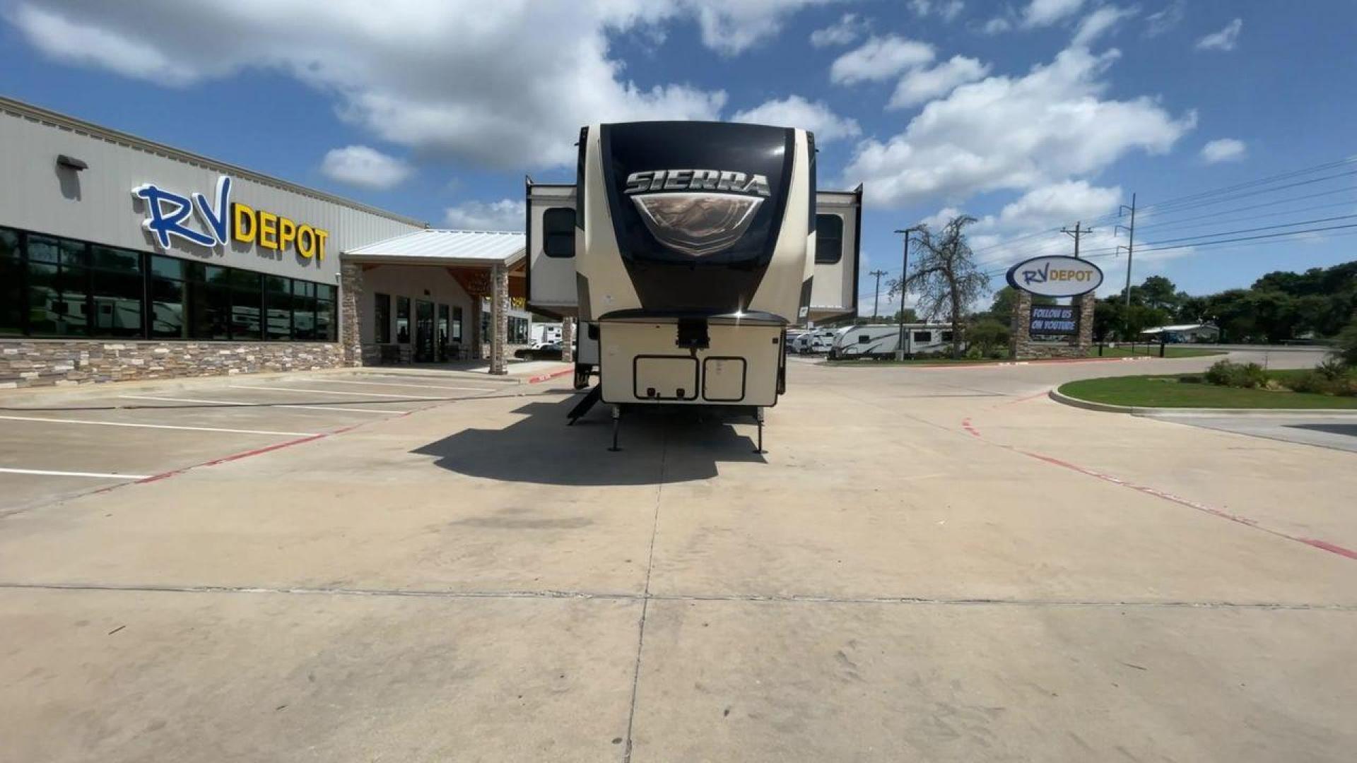 2018 FOREST RIVER SIERRA 379FLOK (4X4FSEP23JJ) , located at 4319 N Main Street, Cleburne, TX, 76033, (817) 221-0660, 32.435829, -97.384178 - Photo#4