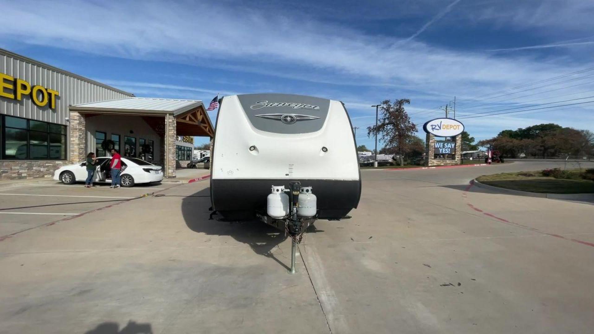 2018 FOREST RIVER SURVEYOR 201RBS (4X4TSVV27JL) , located at 4319 N Main Street, Cleburne, TX, 76033, (817) 221-0660, 32.435829, -97.384178 - The 2018 Forest River Surveyor 201RBS, tailored for adventure enthusiasts who refuse to compromise on luxury. Whether you're a seasoned traveler or a weekend warrior, the Surveyor 201RBS is your ultimate companion on the open road. With exterior dimensions measuring 24 feet in length, 8 feet in widt - Photo#4