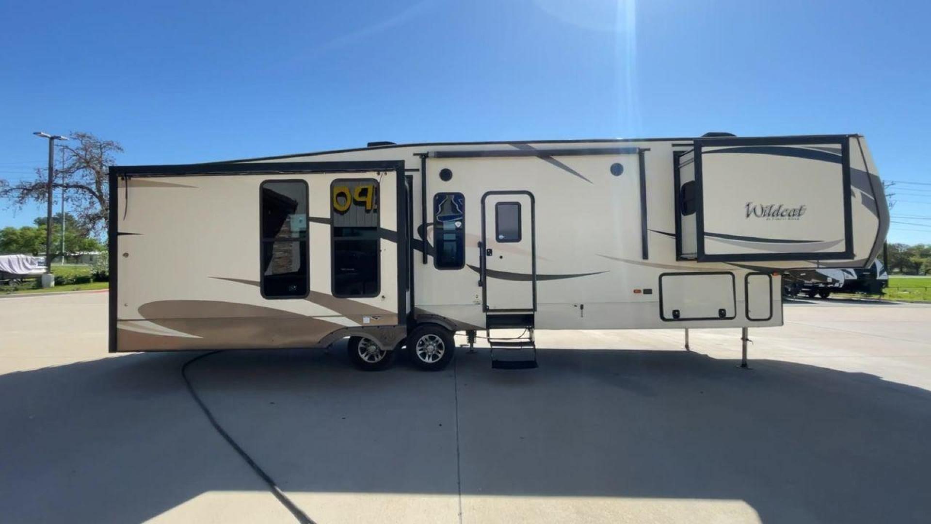 2018 TAN FOREST RIVER WILDCAT 37WB (5ZT3WC2BXJG) , located at 4319 N Main Street, Cleburne, TX, 76033, (817) 221-0660, 32.435829, -97.384178 - Photo#2