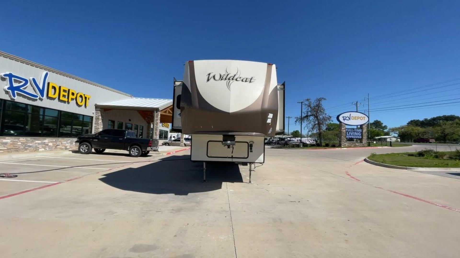 2018 TAN FOREST RIVER WILDCAT 37WB (5ZT3WC2BXJG) , located at 4319 N Main Street, Cleburne, TX, 76033, (817) 221-0660, 32.435829, -97.384178 - Photo#4