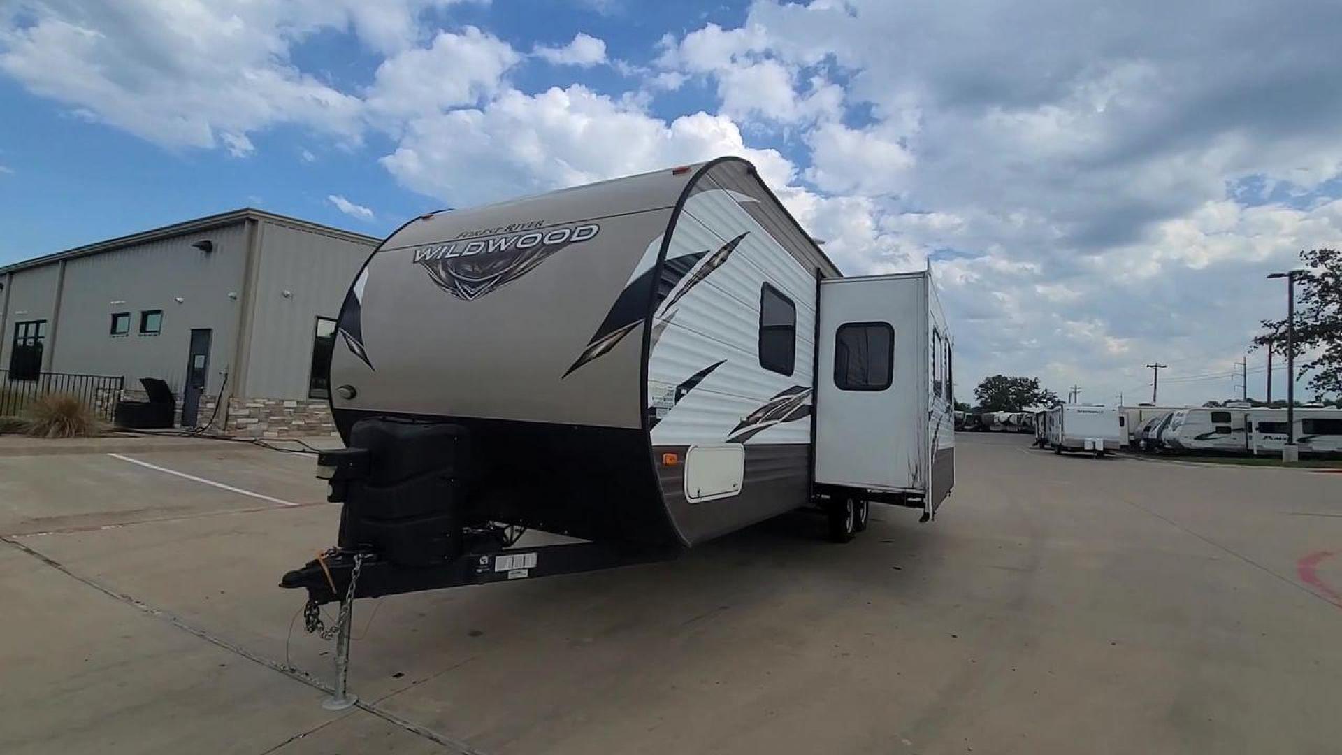 2018 FOREST RIVER WILDWOOD 28DBUD (4X4TWDD24JA) , Length: 29.5 ft. | Dry Weight: 6,223 lbs. | Slides: 1 transmission, located at 4319 N Main Street, Cleburne, TX, 76033, (817) 221-0660, 32.435829, -97.384178 - With the 2018 Forest River Wildwood 28DBUD travel trailer, you can make everlasting experiences. This RV is a great option for families and adventurers looking for the ideal combination of amenities for an amazing camping trip. It is thoughtfully designed for comfort and convenience. The dimensio - Photo#3