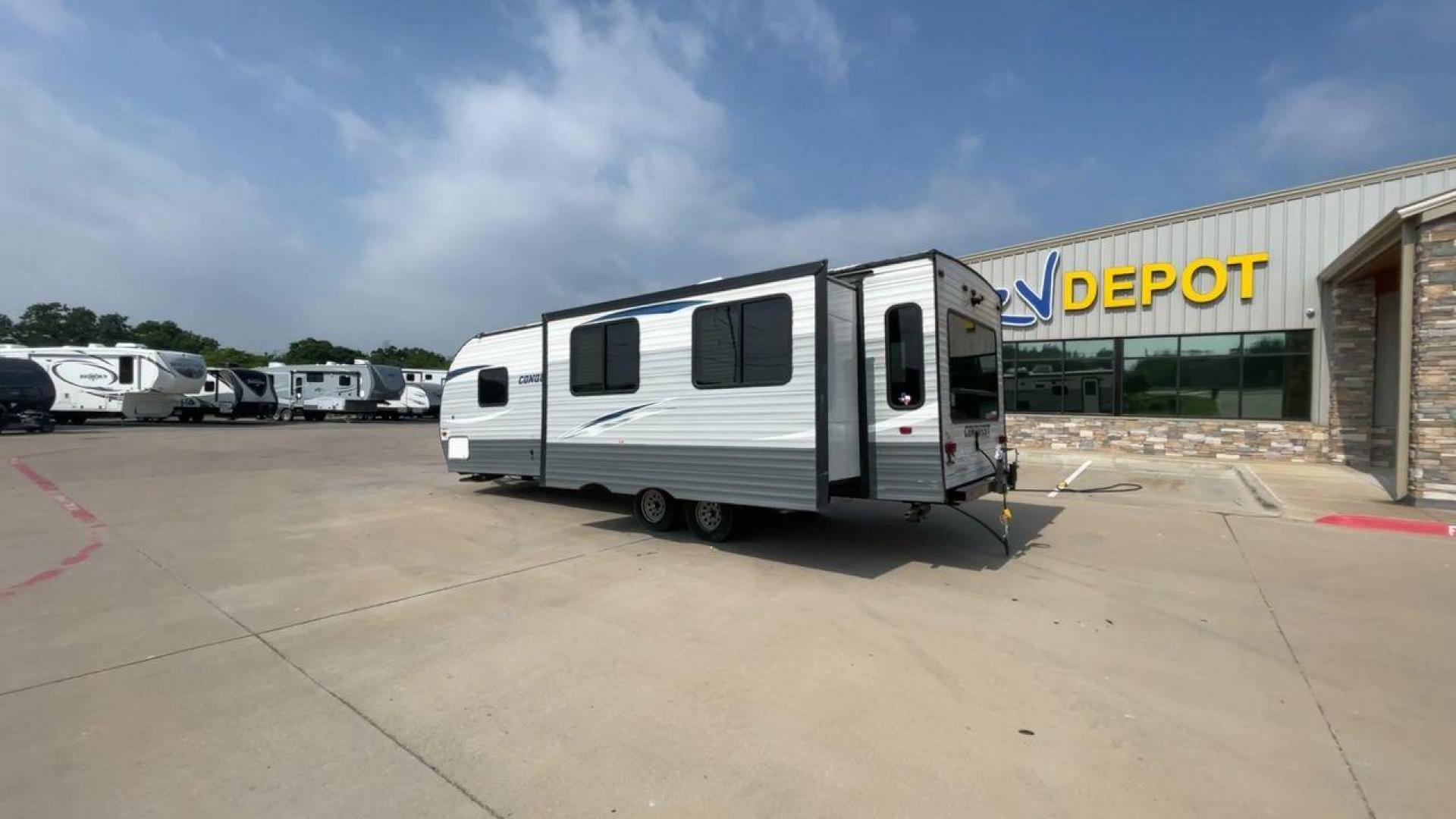 2018 GRAY GULF STREAM CONQUEST 250RL - (1NL1G3123J1) , Length: 30.92 ft | Dry Weight: 5,664 lbs | Slides: 1 transmission, located at 4319 N Main Street, Cleburne, TX, 76033, (817) 221-0660, 32.435829, -97.384178 - With the 2018 Gulf Stream Conquest 250RL, a travel trailer made for unforgettable trips, you can enjoy the highest level of comfort and flexibility on the road. This model's length of 30.92 feet is just the right amount of space for easy maneuverability, offering a great RV experience. The Conquest - Photo#7