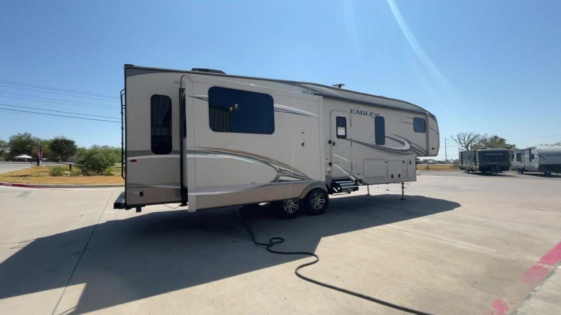 2018 JAYCO EAGLE 30.5 MBOK (1UJCJ0BT5J1) , Length: 36.7 ft.| Dry Weight: 9,670 lbs. | Gross Weight: 11,950 lbs. | Slides: 4 transmission, located at 4319 N Main Street, Cleburne, TX, 76033, (817) 221-0660, 32.435829, -97.384178 - With a length of ~36 feet, the 2018 Jayco Eagle HT 30.5MBOK is an exceptional fifth-wheel model that seamlessly blends luxury, innovation, and versatility for your ultimate travel experience. Its floor plan features a masterful bunkhouse design, offering a private and cozy space for the kids or gues - Photo#1