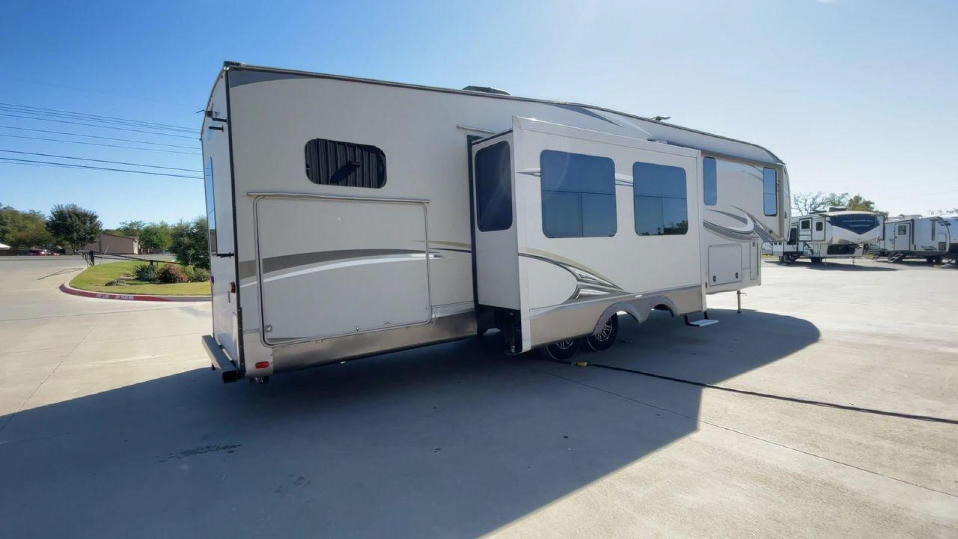 2018 TAN JAYCO EAGLE 347BHOK - (1UJCJ0BV0J1) , Length: 41.58 ft. | Dry Weight: 12,155 lbs. | Gross Weight: 14,850 lbs. | Slides: 4 transmission, located at 4319 N Main Street, Cleburne, TX, 76033, (817) 221-0660, 32.435829, -97.384178 - The 2018 Jayco Eagle 347BHOK is a fifth-wheel RV that blends luxury, functionality, and family-friendly features in one impressive package. Designed for large families or groups of friends who enjoy extended camping trips or full-time RV living, this model provides a spacious layout, multiple sleepi - Photo#1