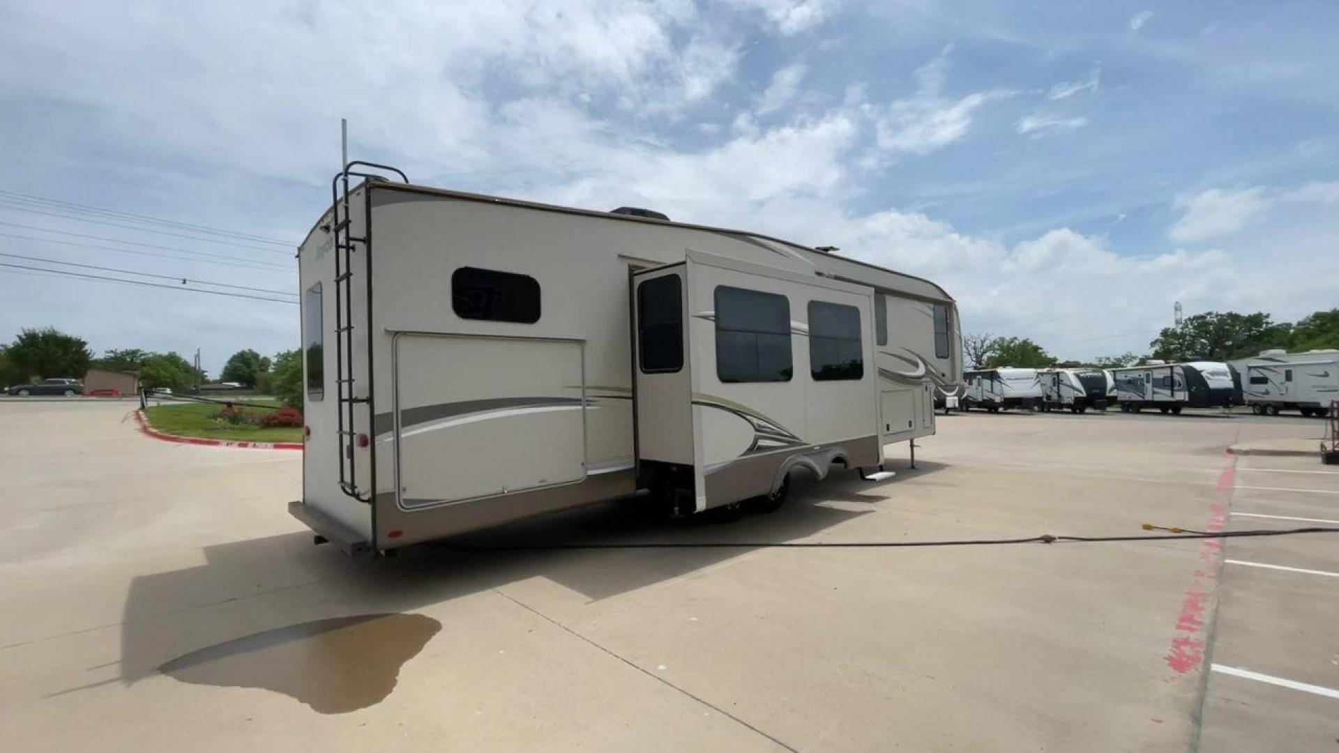 2018 JAYCO EAGLE 347BHOK (1UJCJ0BV9J1) , located at 4319 N Main Street, Cleburne, TX, 76033, (817) 221-0660, 32.435829, -97.384178 - Photo#1